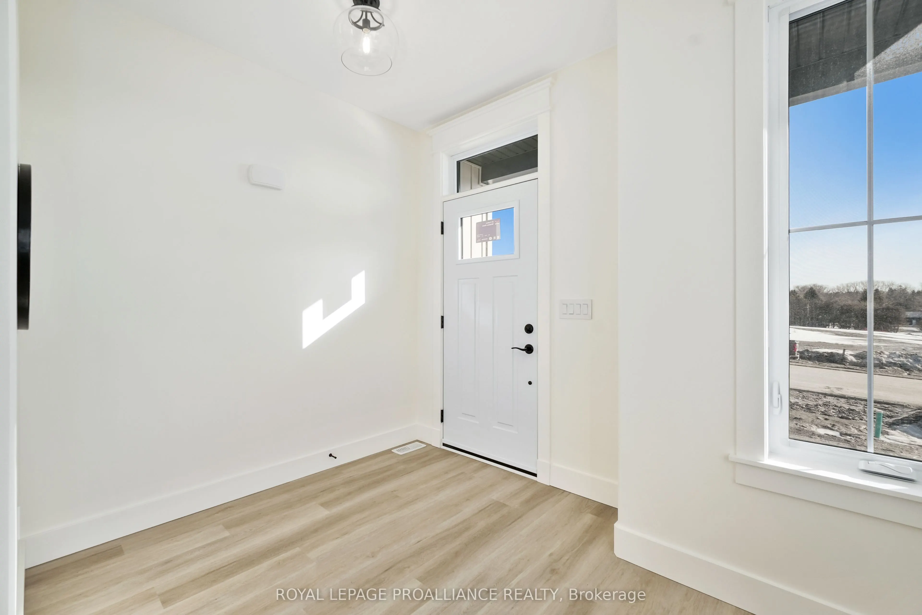 1 Hollingsworth Street