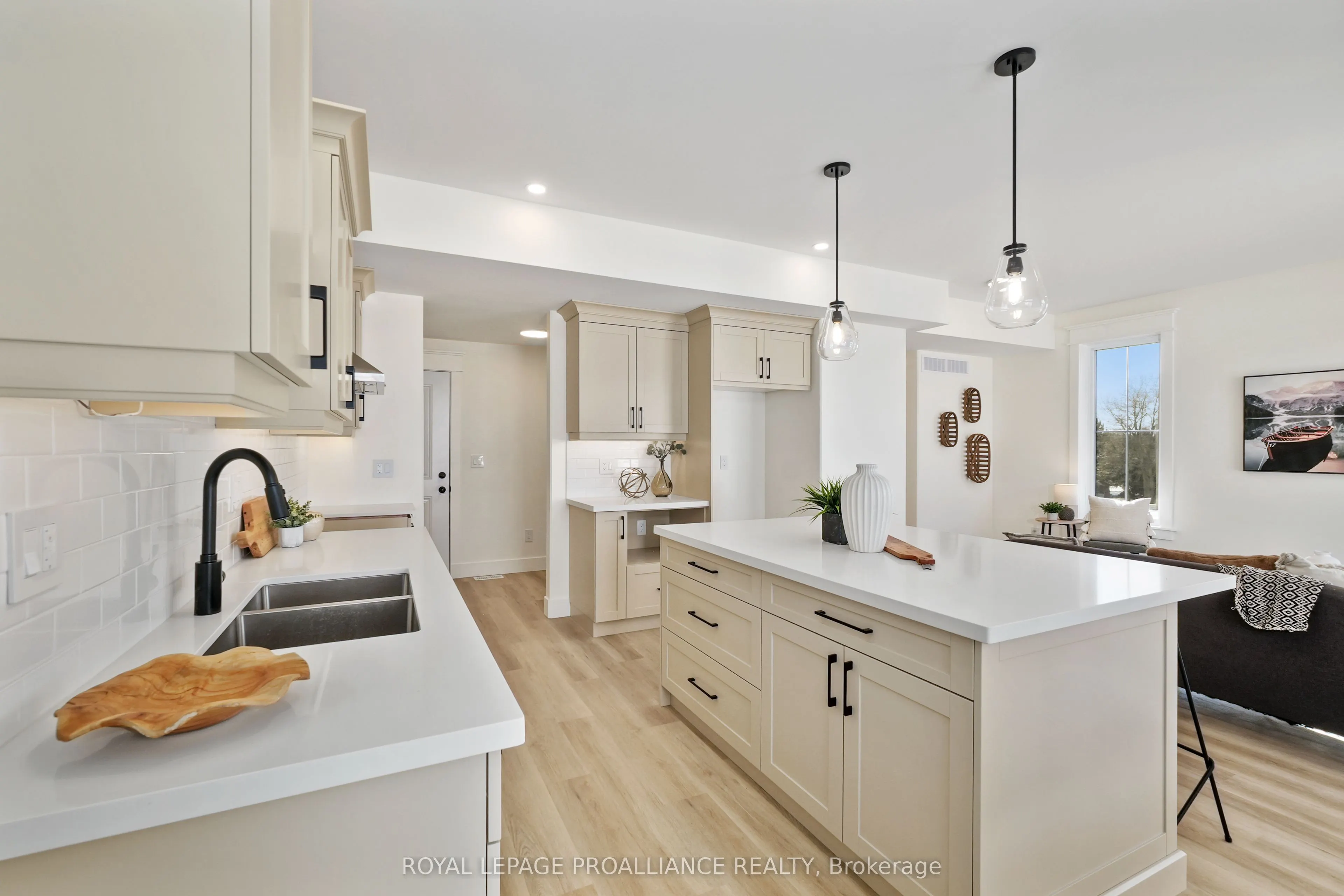 1 Hollingsworth Street