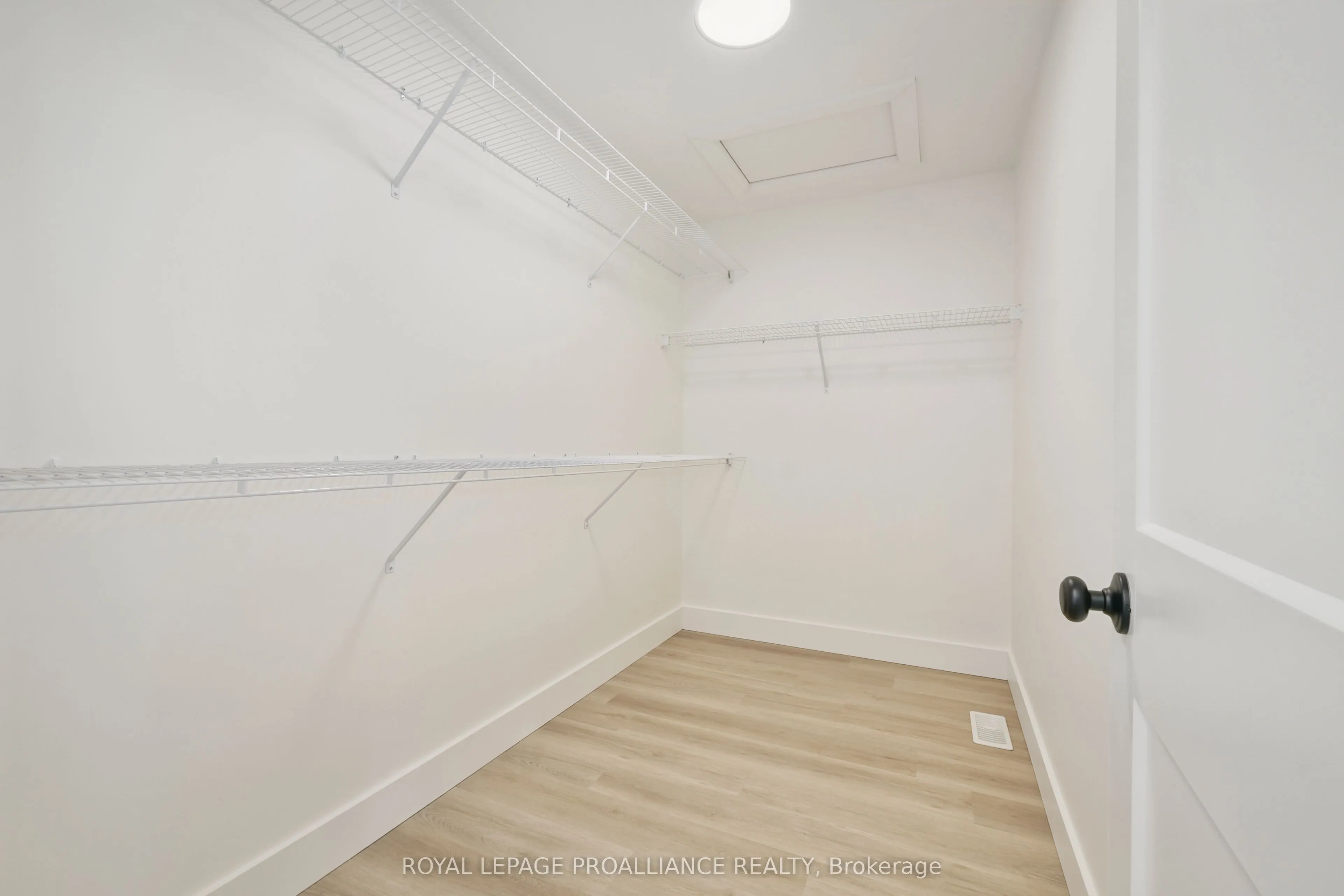 1 Hollingsworth Street