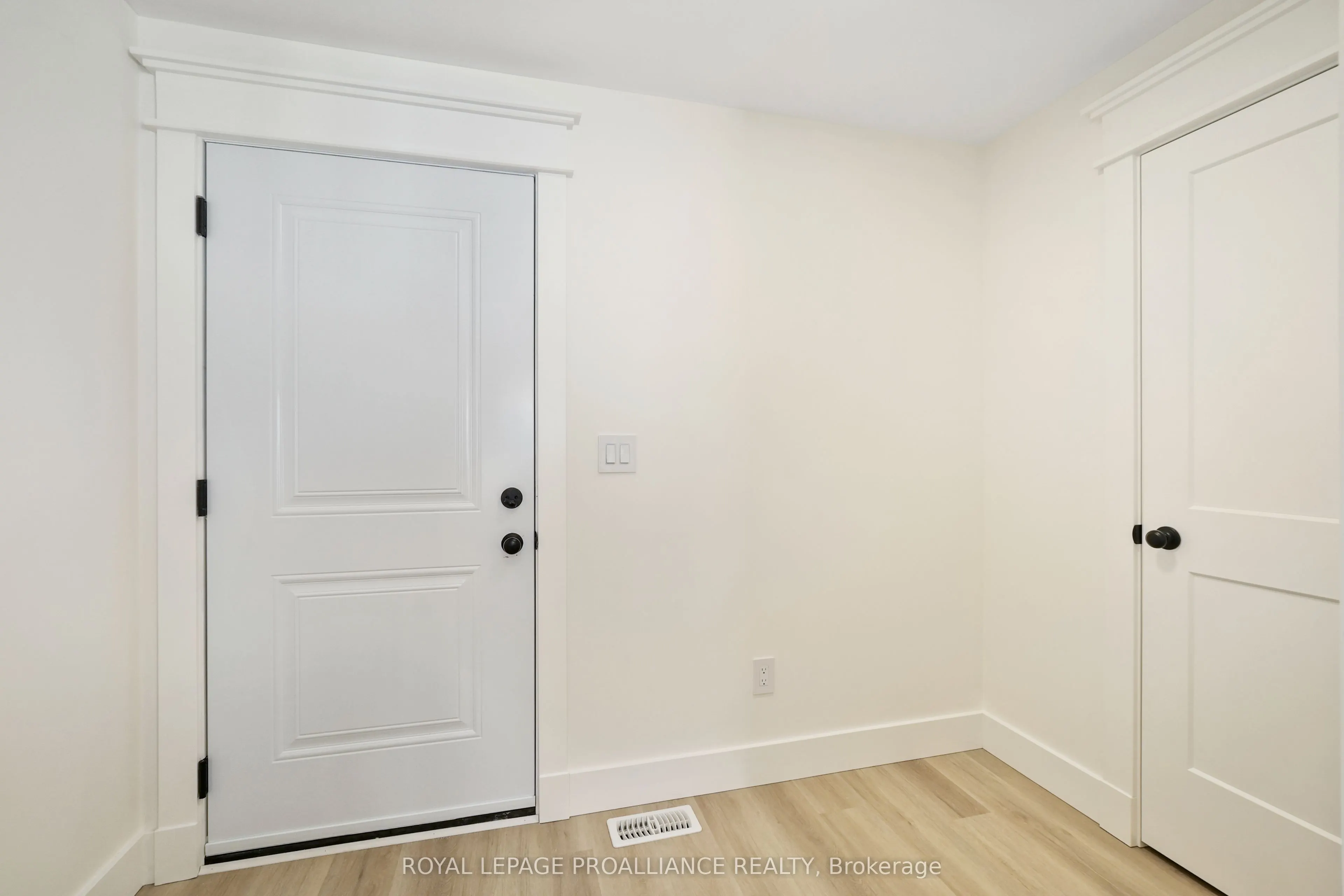 1 Hollingsworth Street