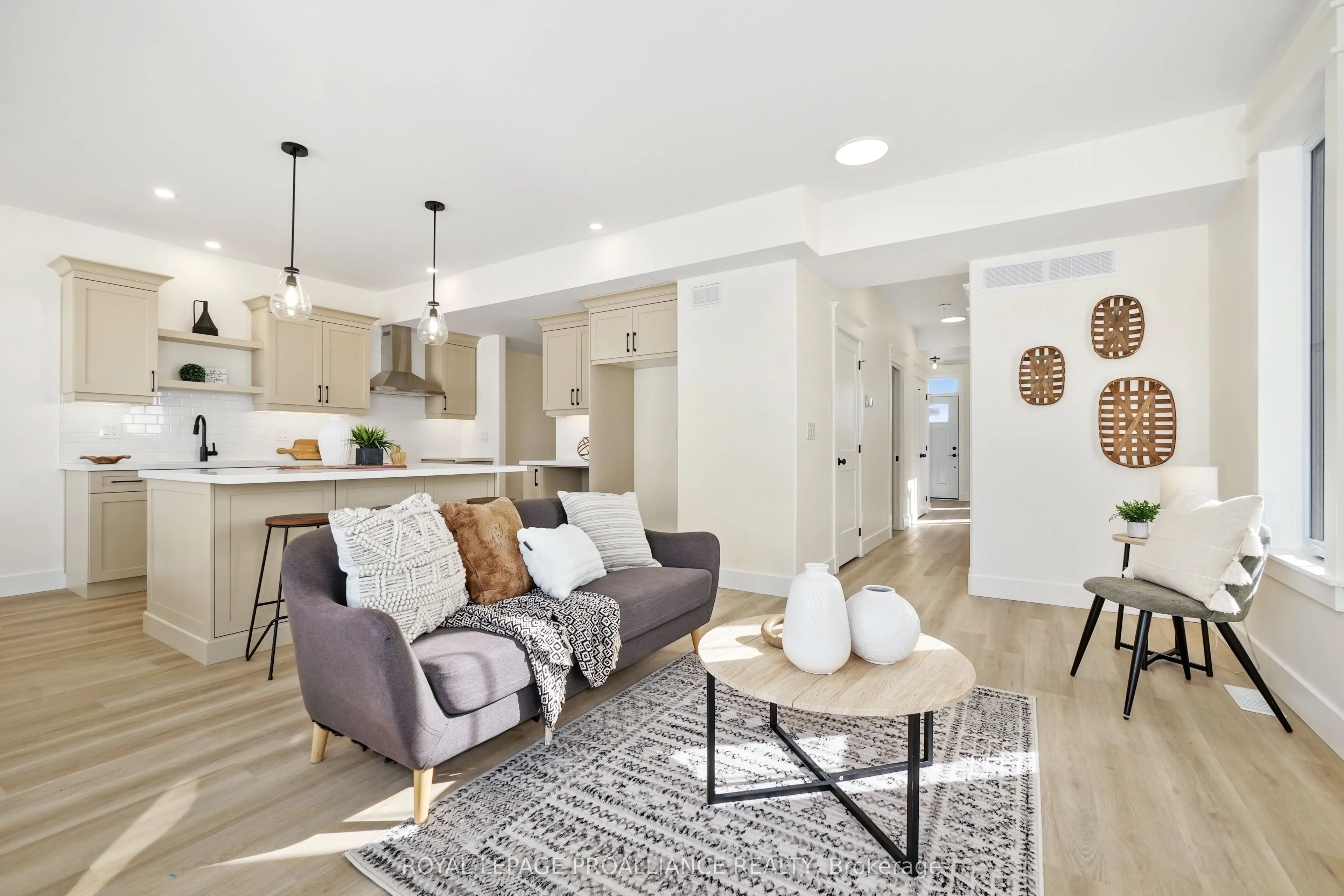 1 Hollingsworth Street