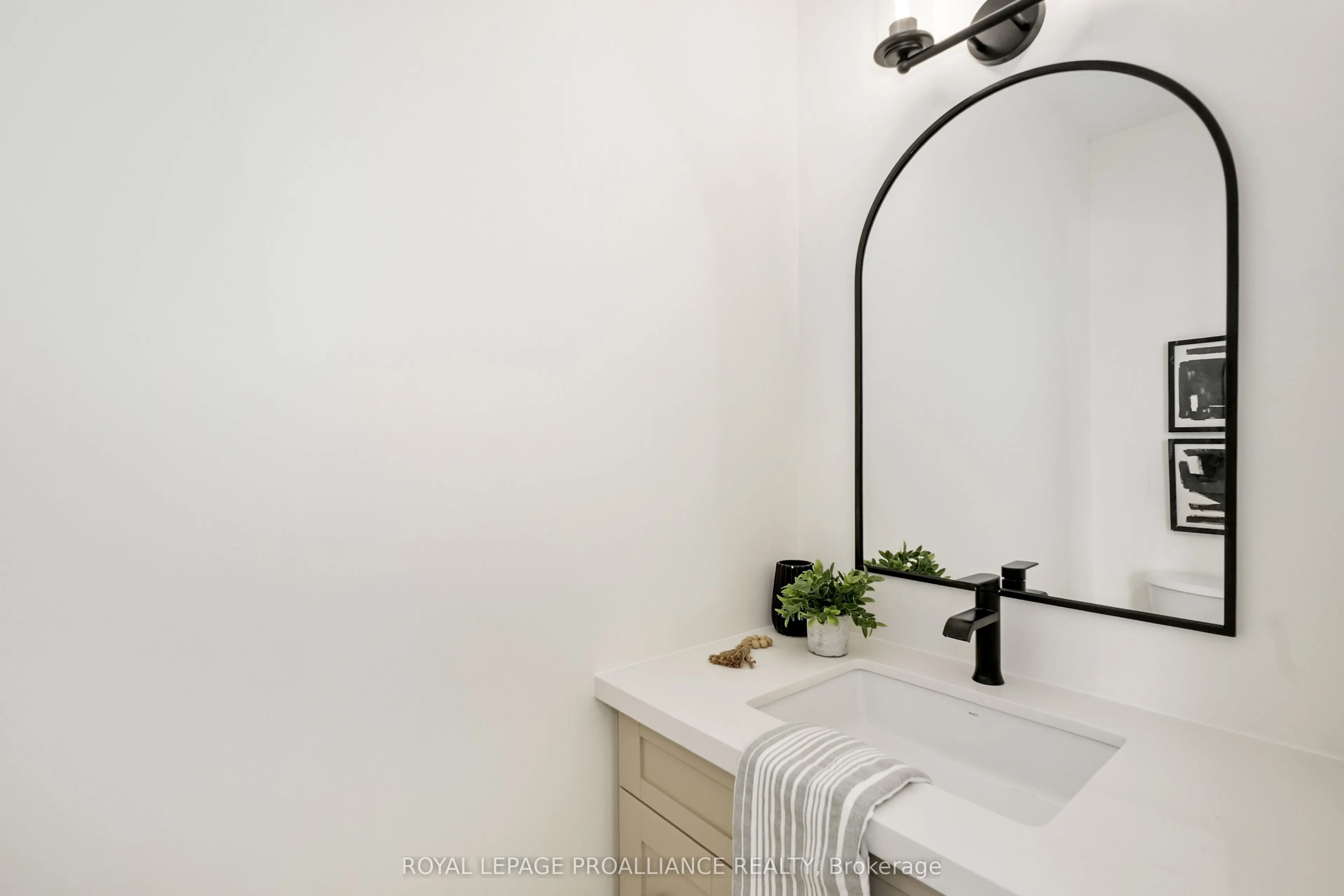 1 Hollingsworth Street