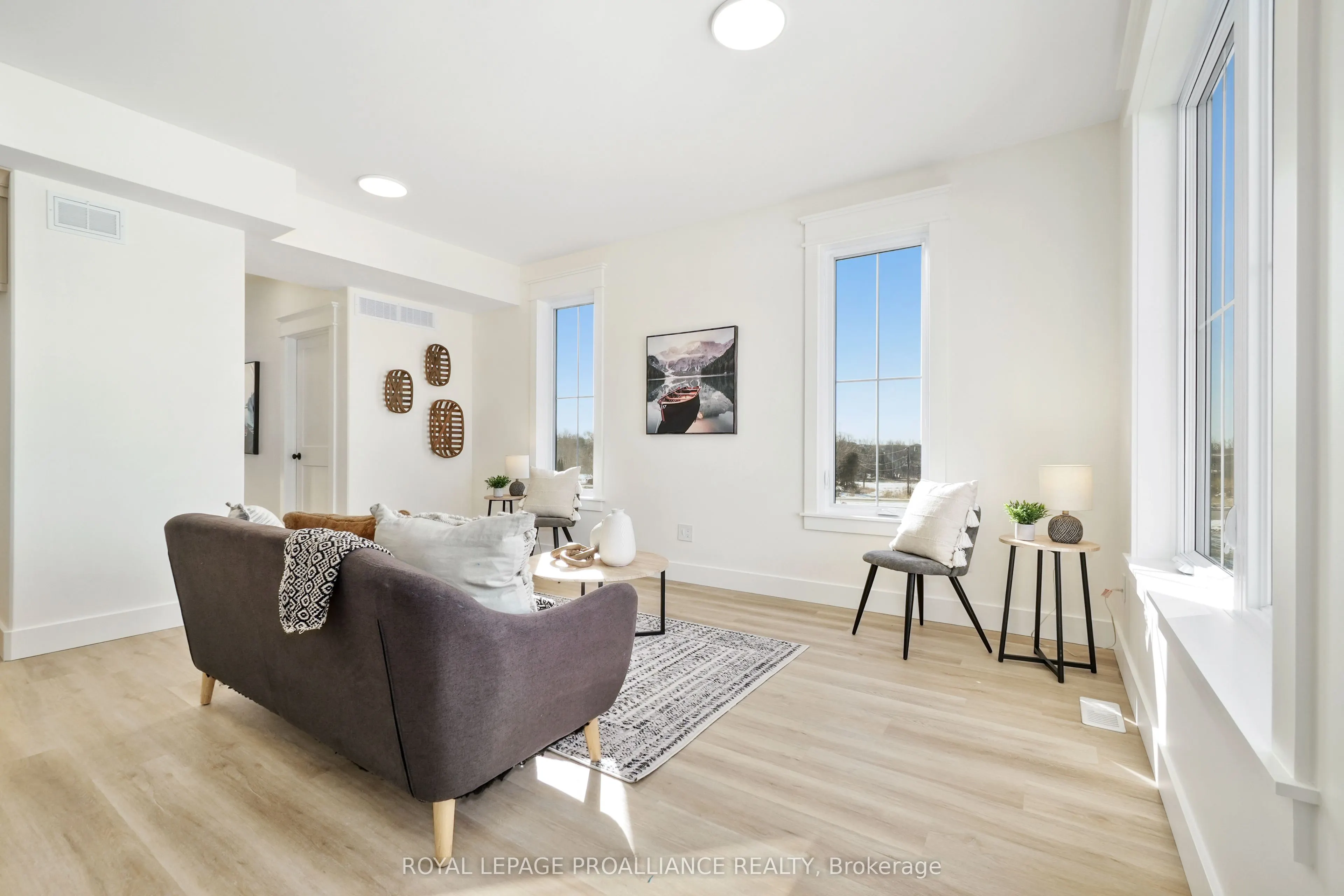 1 Hollingsworth Street