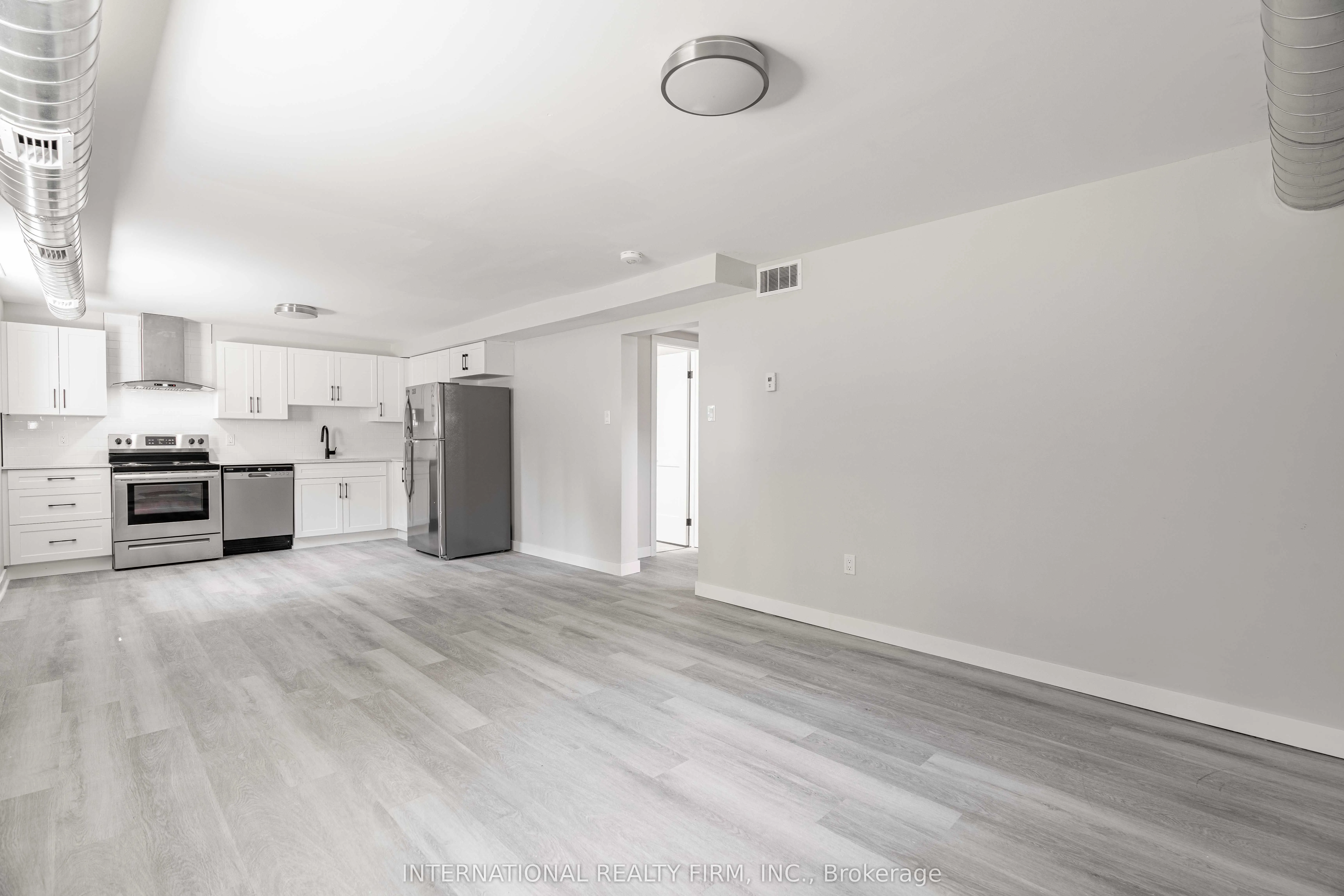 81 King Edward Avenue