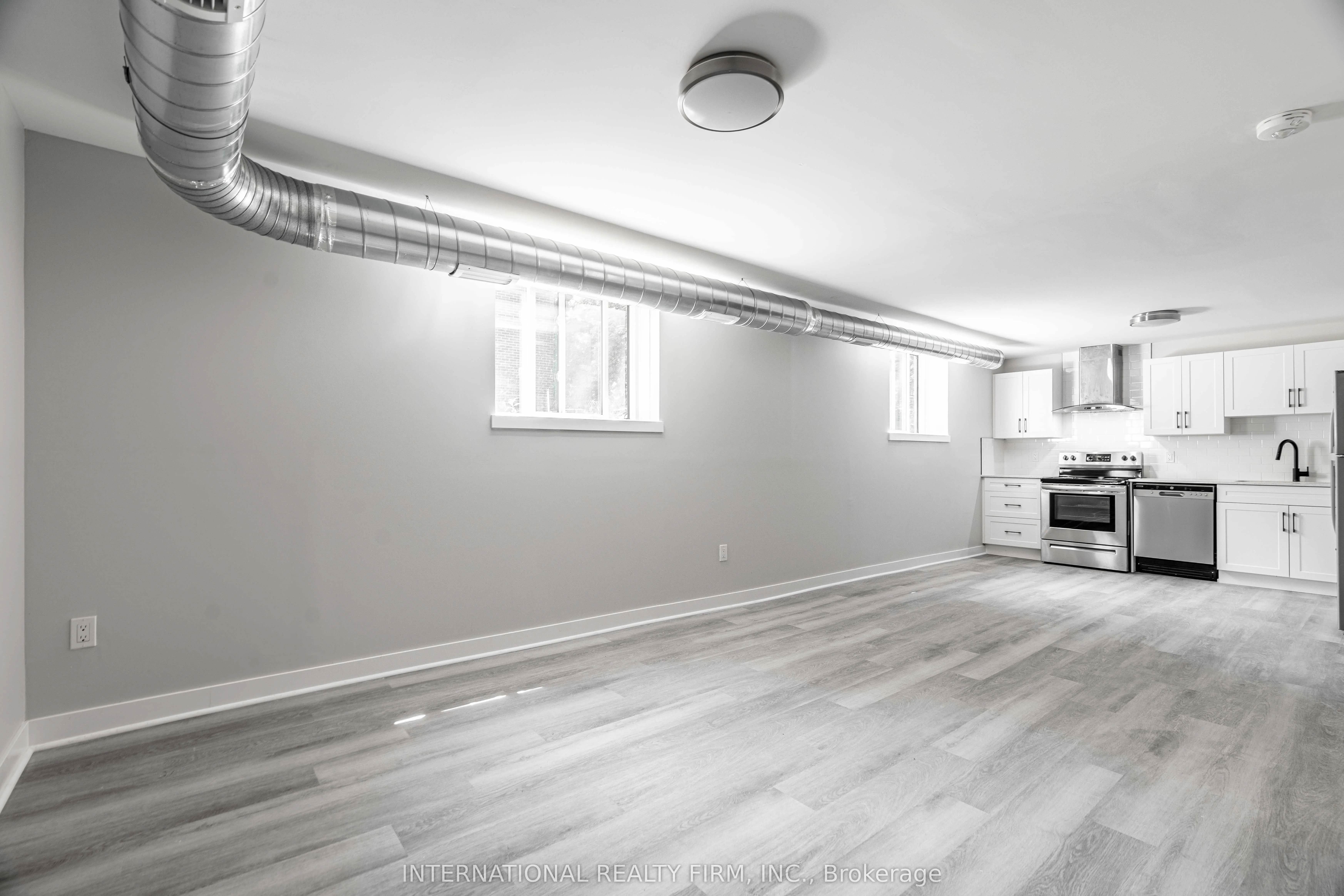 81 King Edward Avenue
