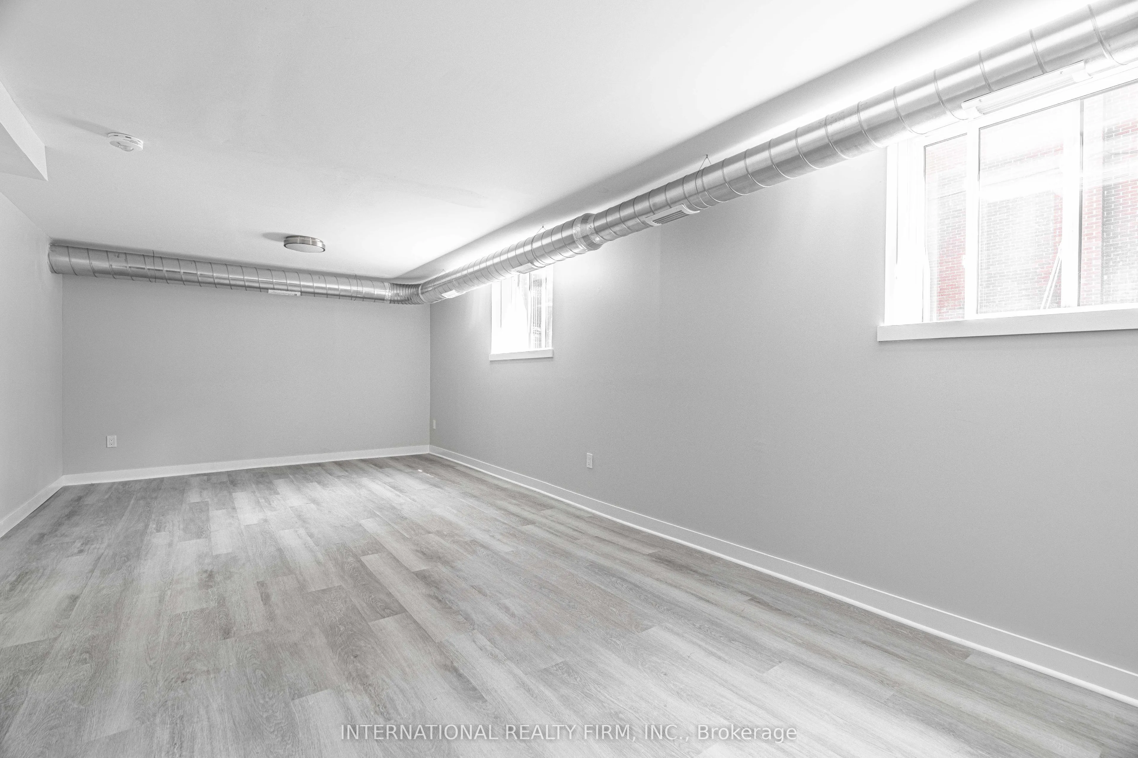 81 King Edward Avenue