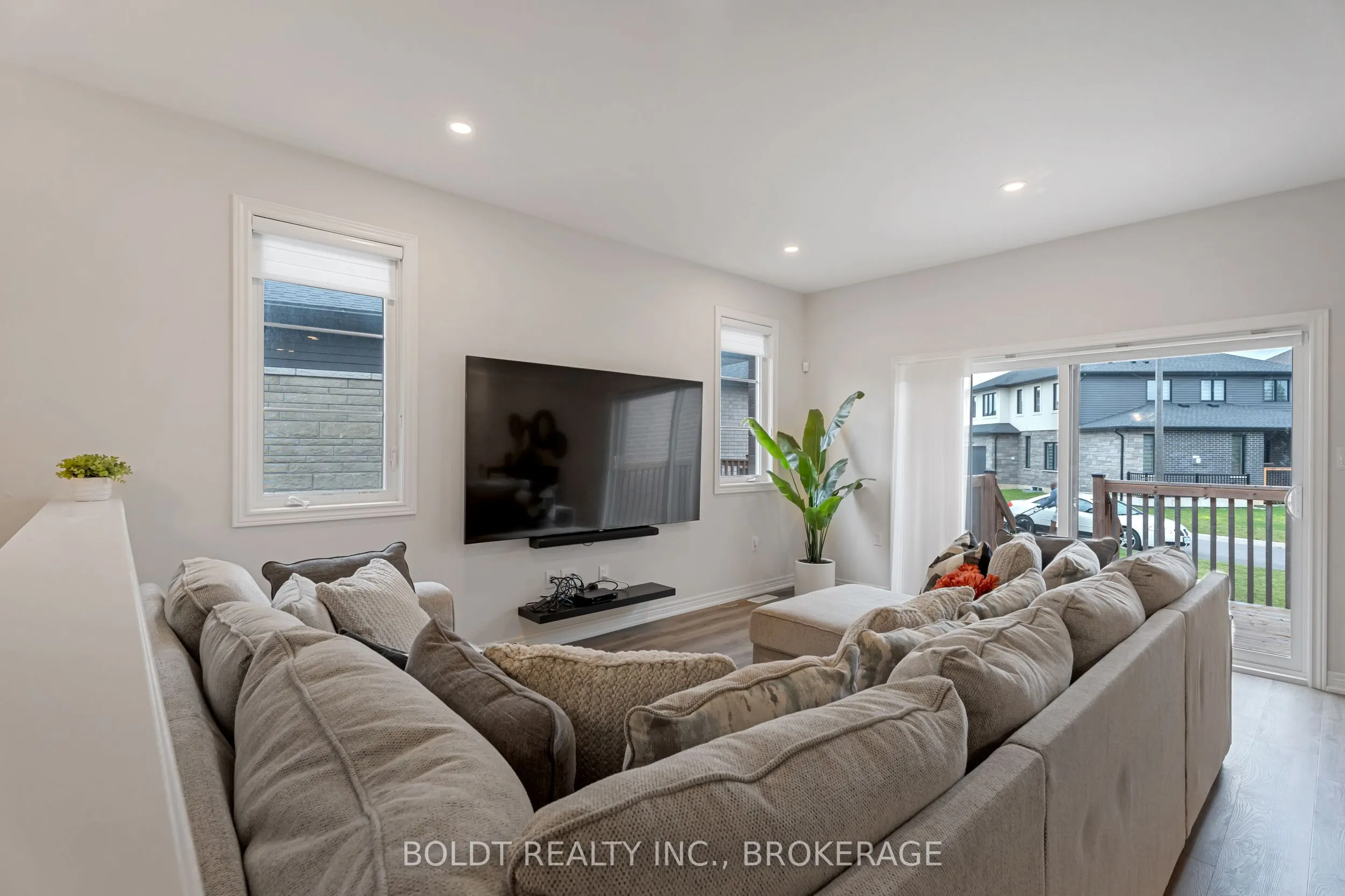 80 Summersides Boulevard