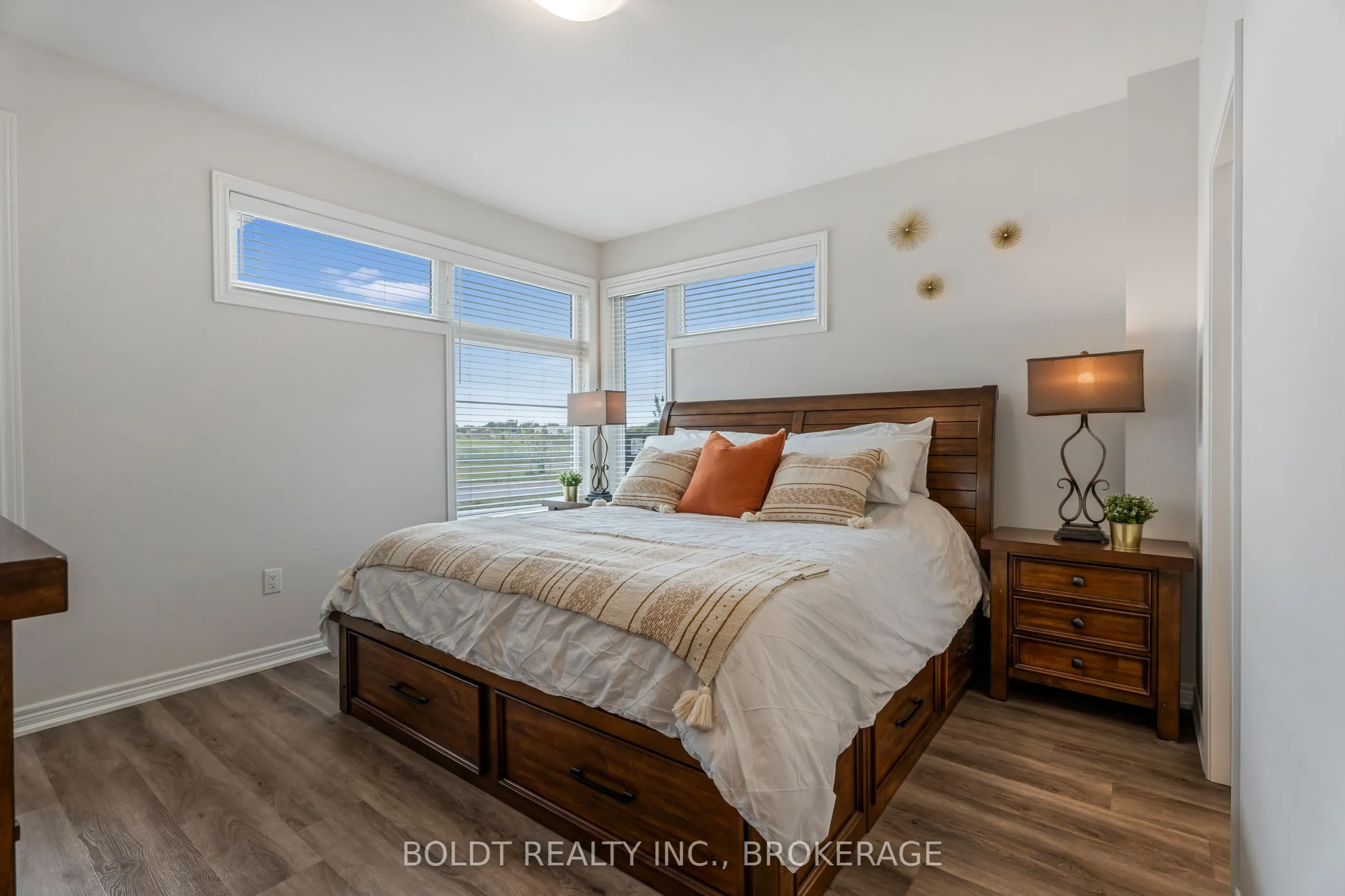 80 Summersides Boulevard