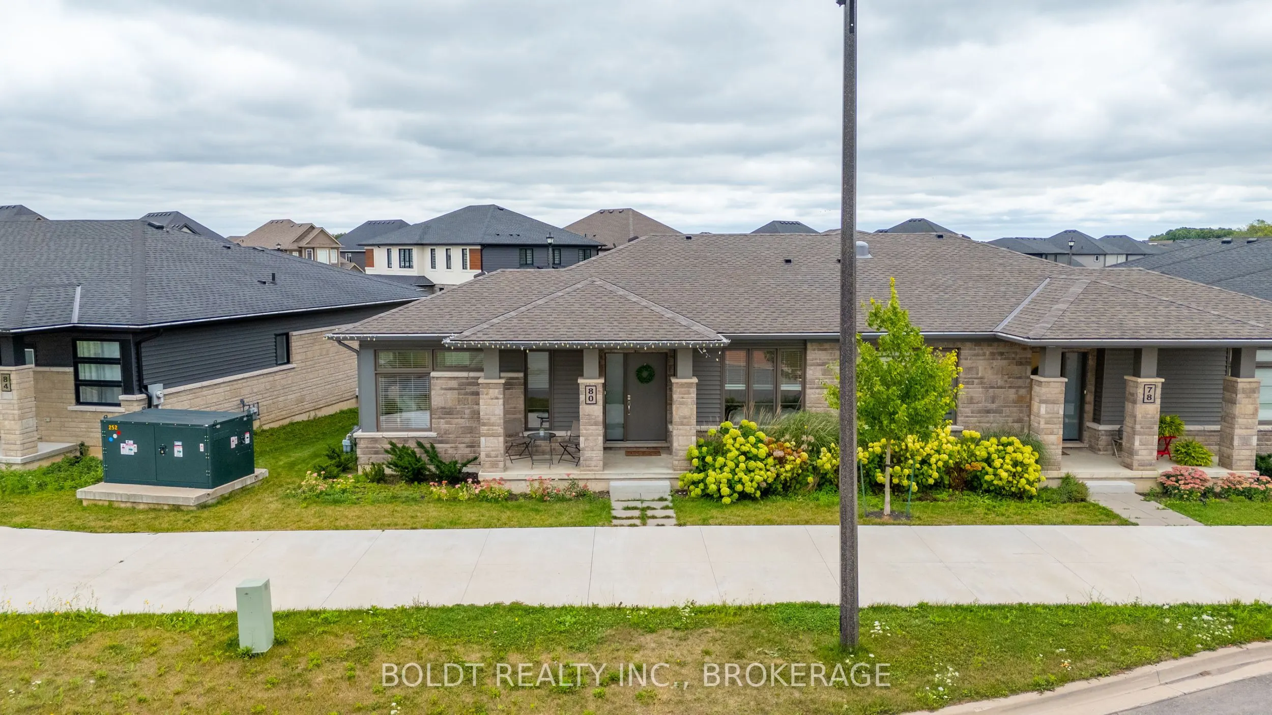 80 Summersides Boulevard