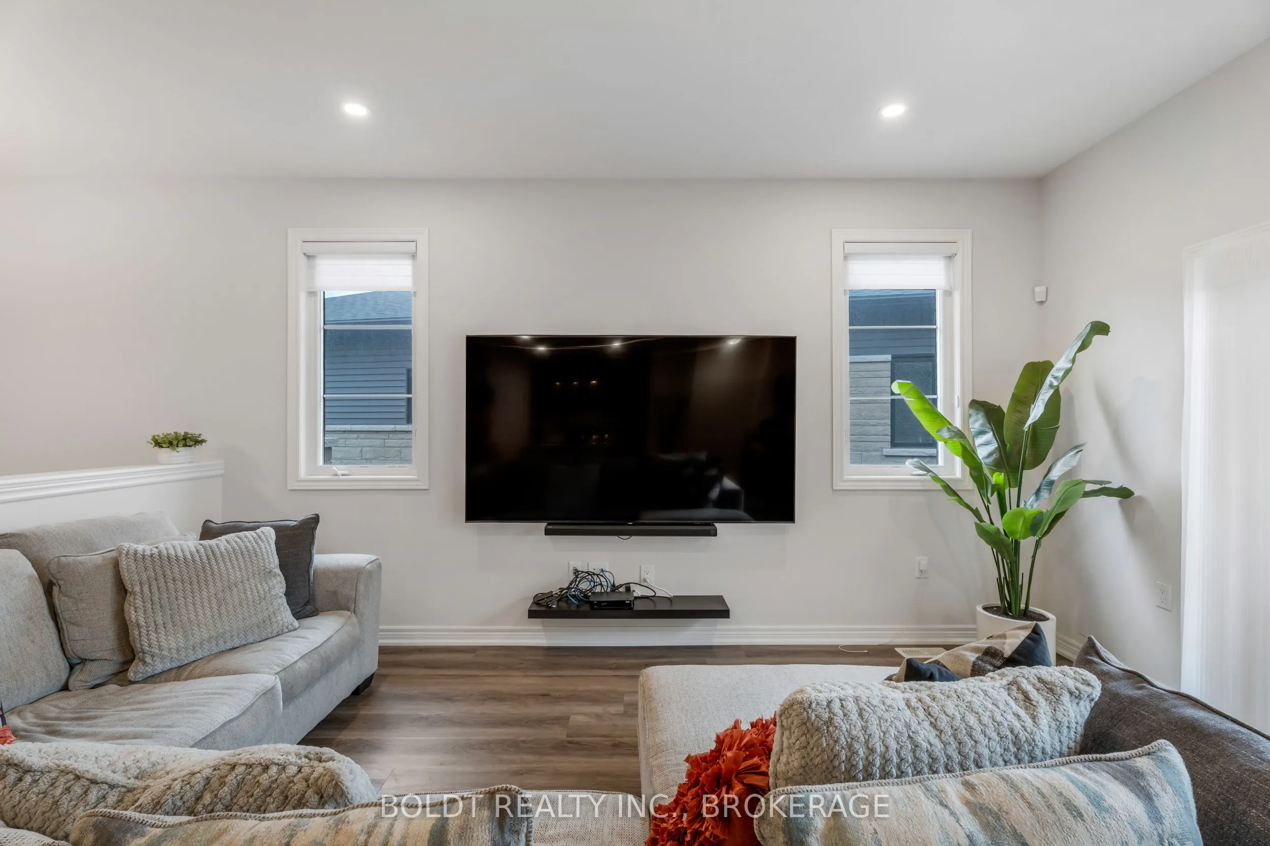 80 Summersides Boulevard