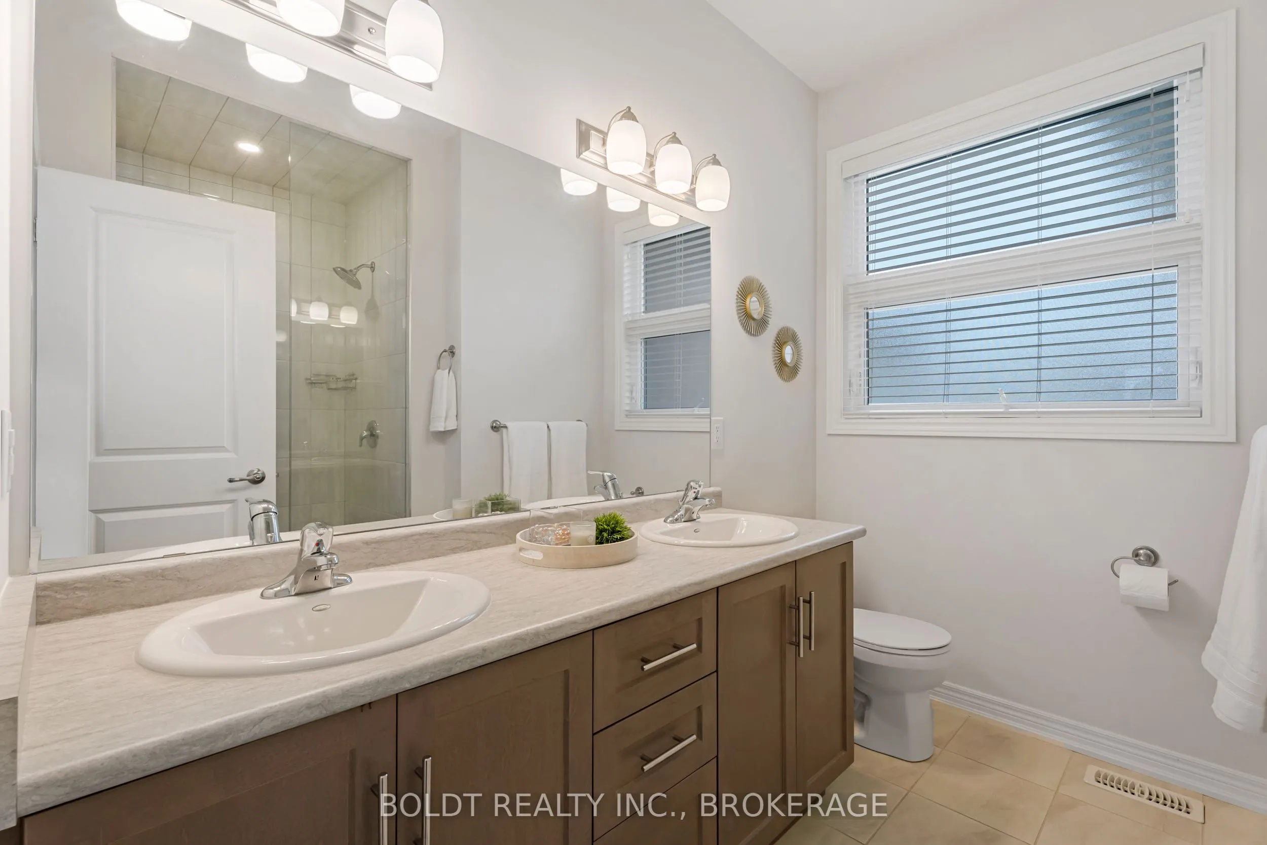 80 Summersides Boulevard