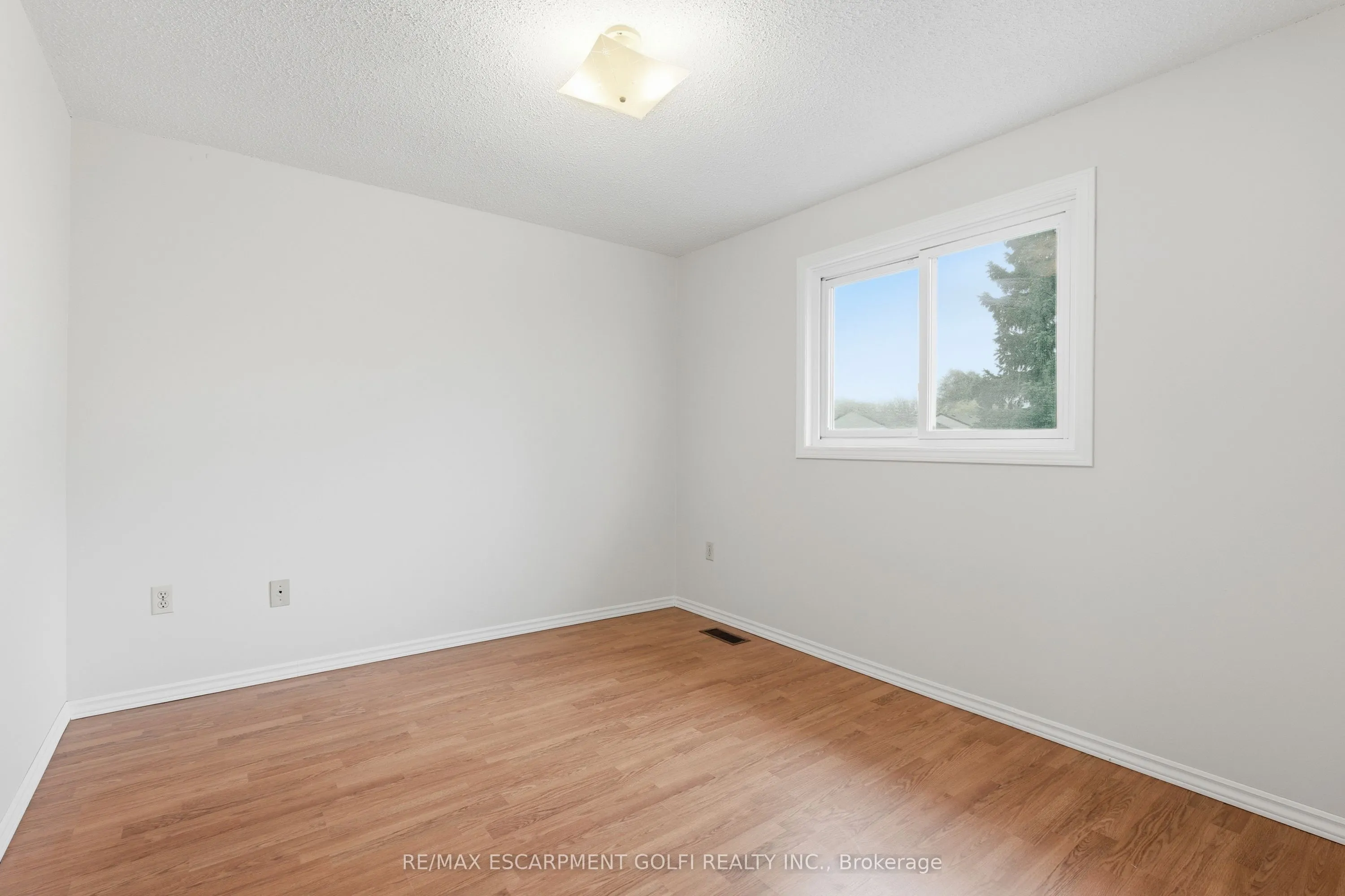 28 Bacall Crescent