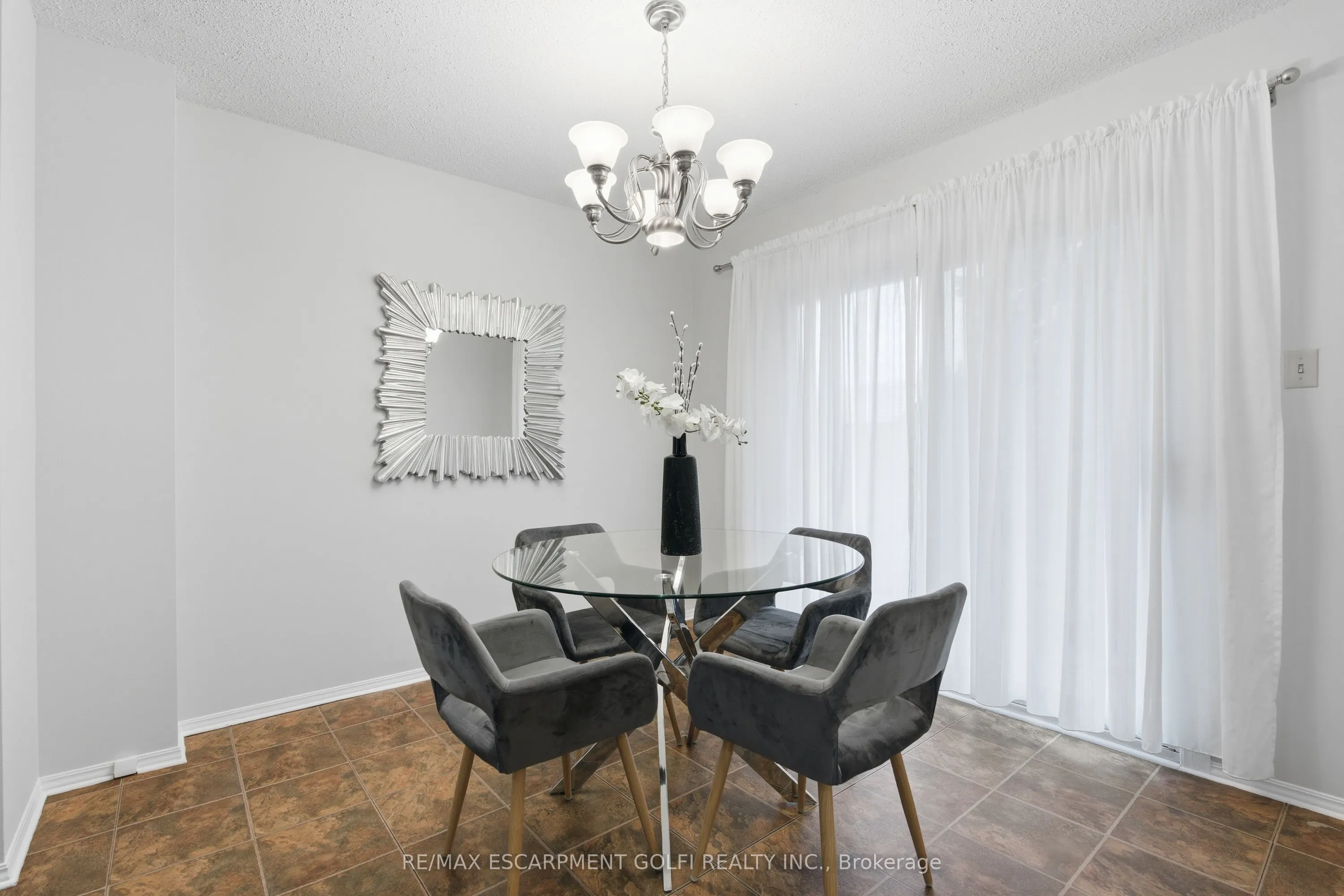 28 Bacall Crescent