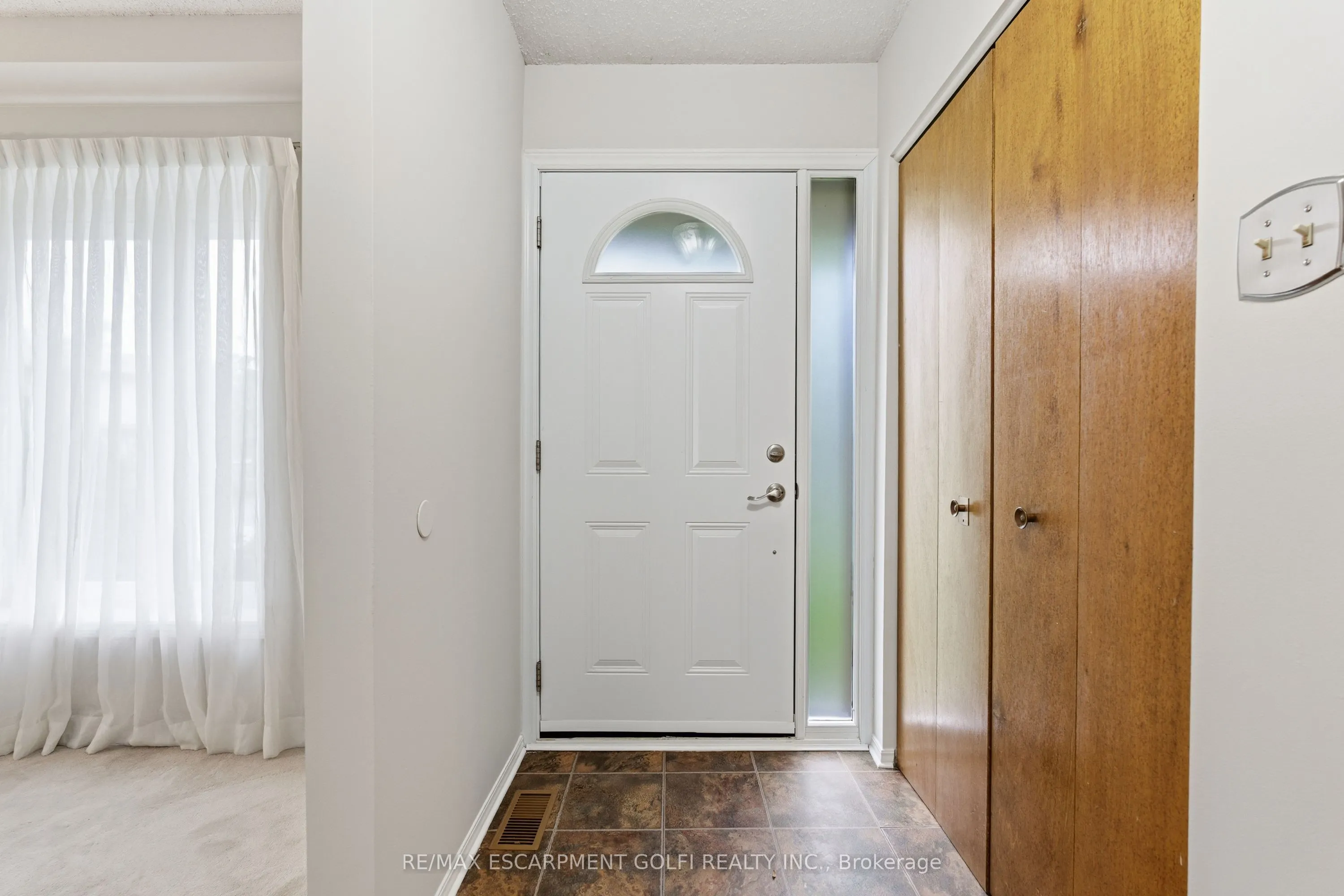 28 Bacall Crescent