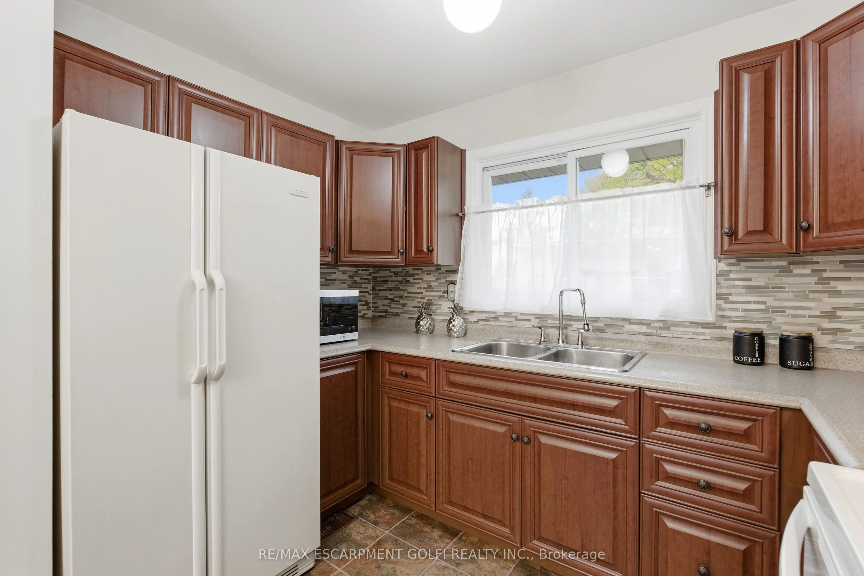 28 Bacall Crescent