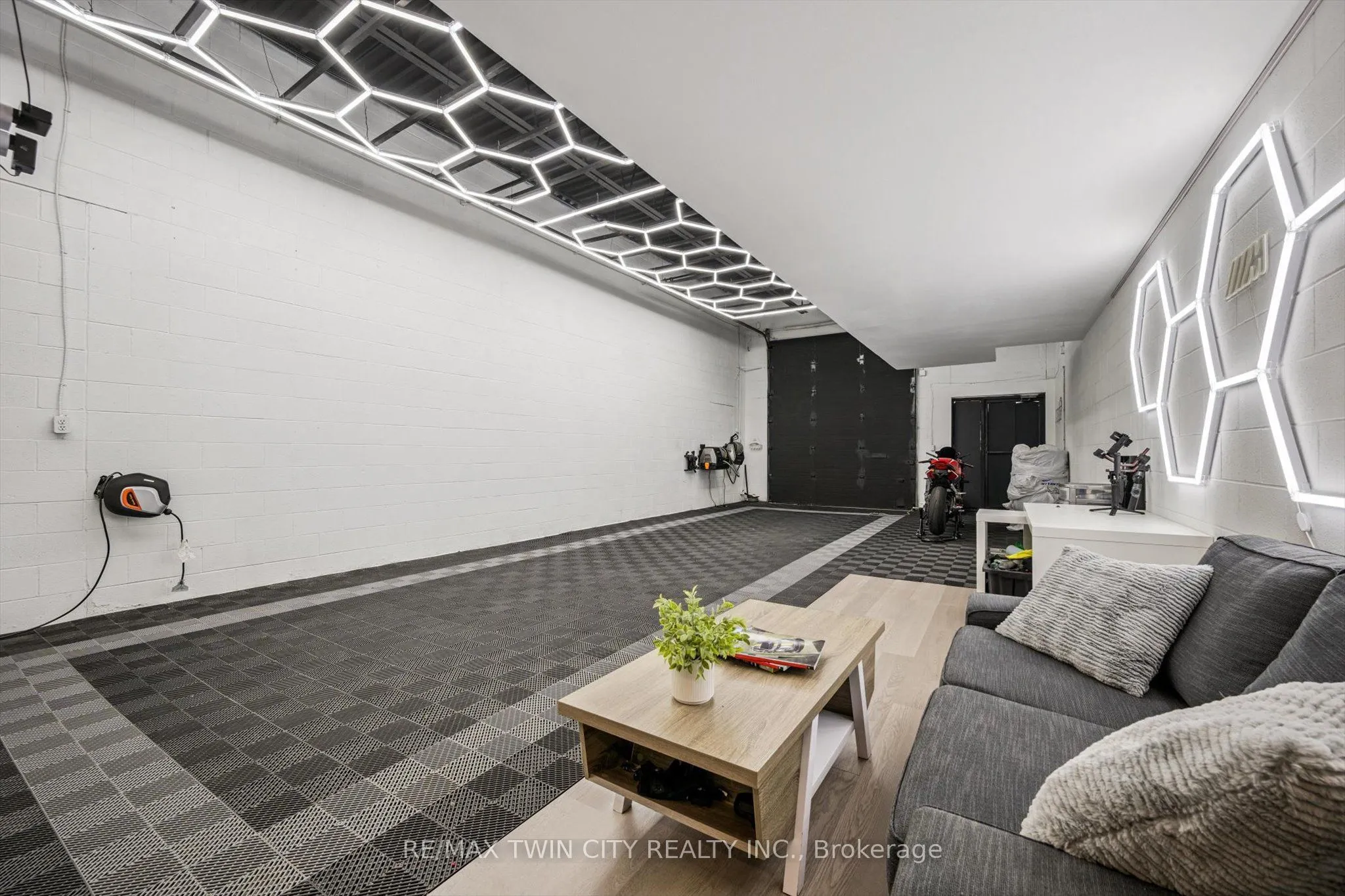 90 Rankin Street, #20