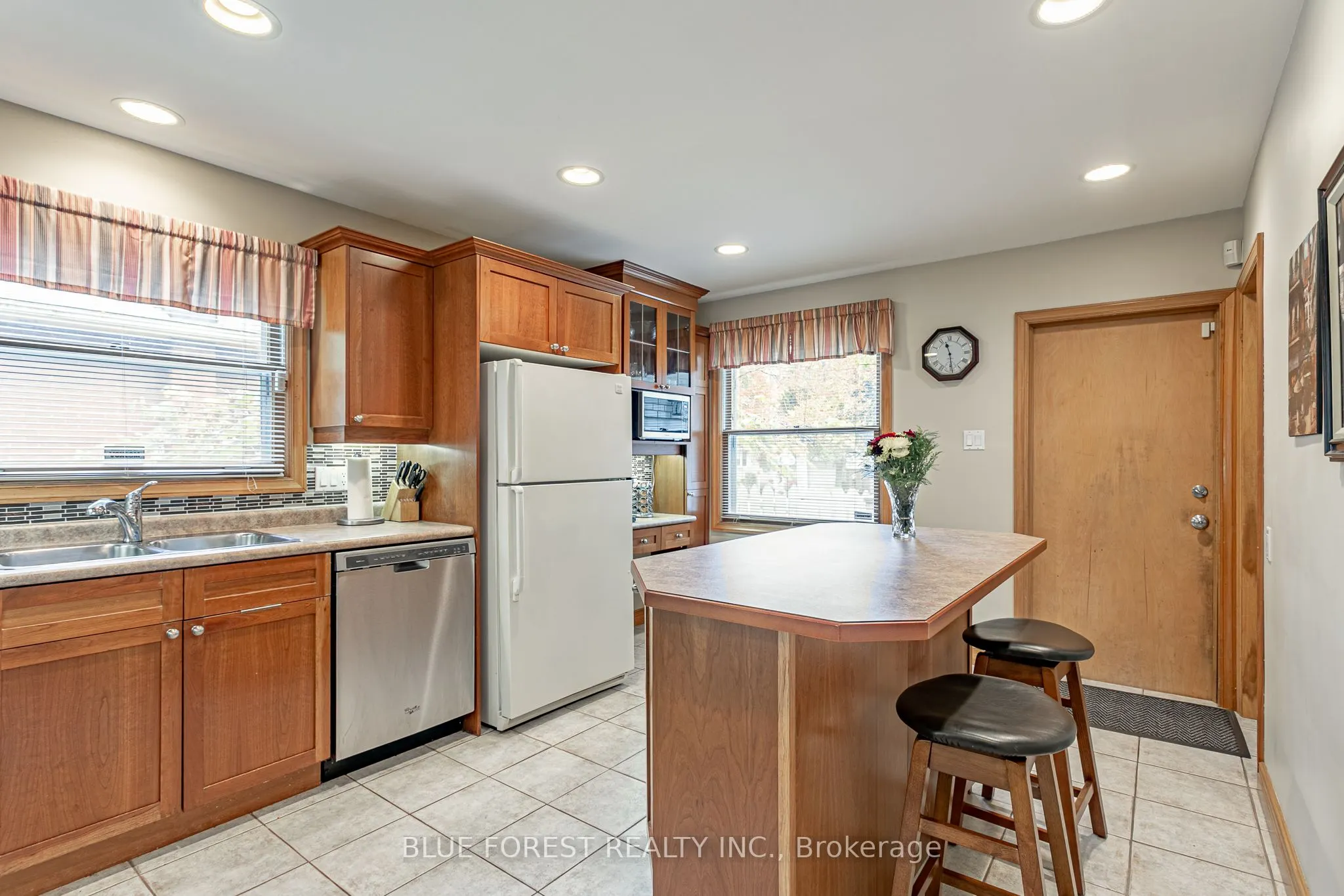 836 Westbury Crescent