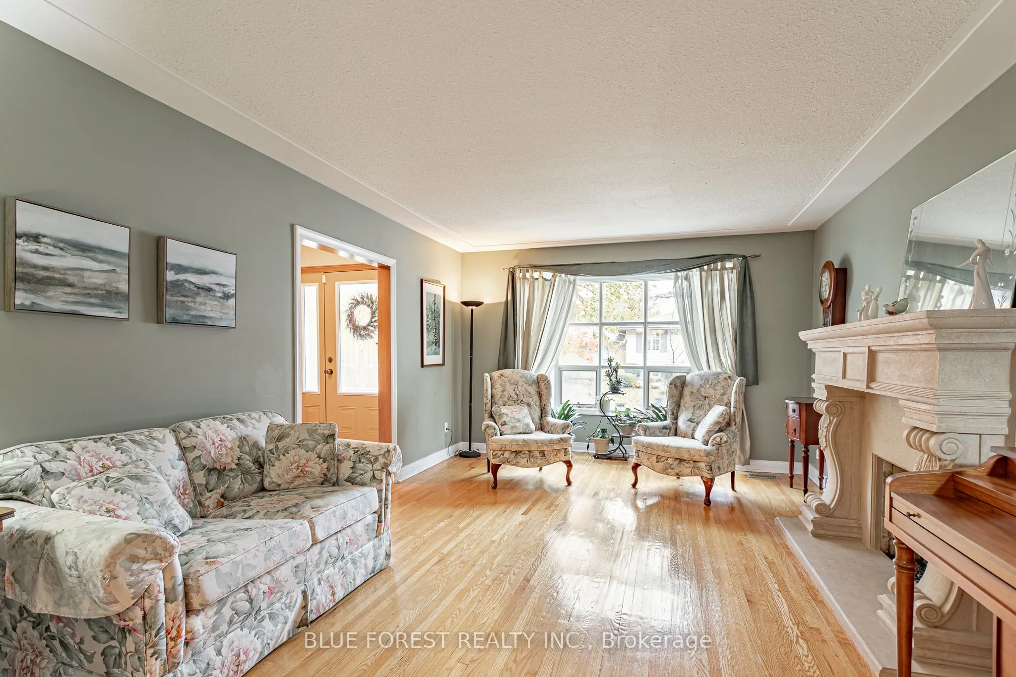 836 Westbury Crescent