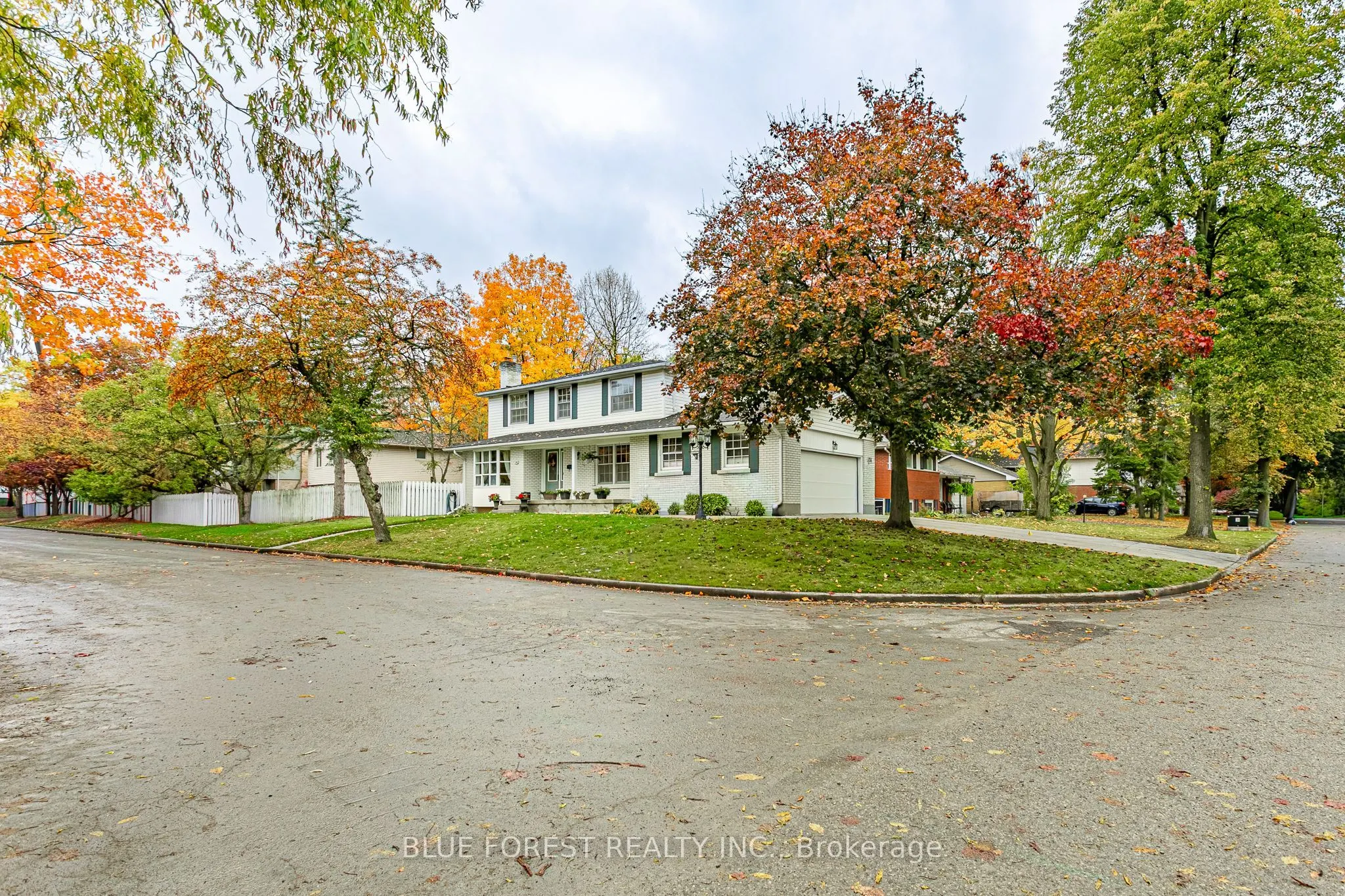 836 Westbury Crescent