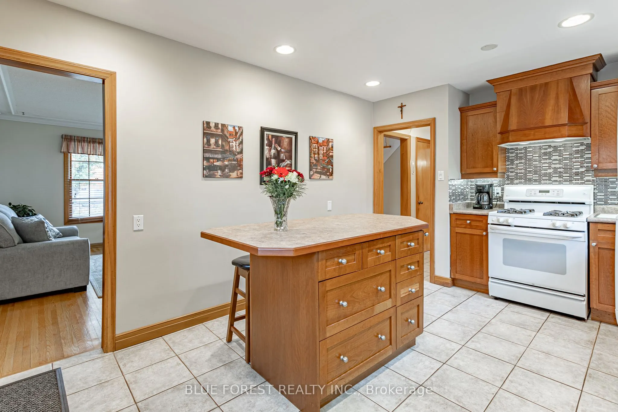 836 Westbury Crescent
