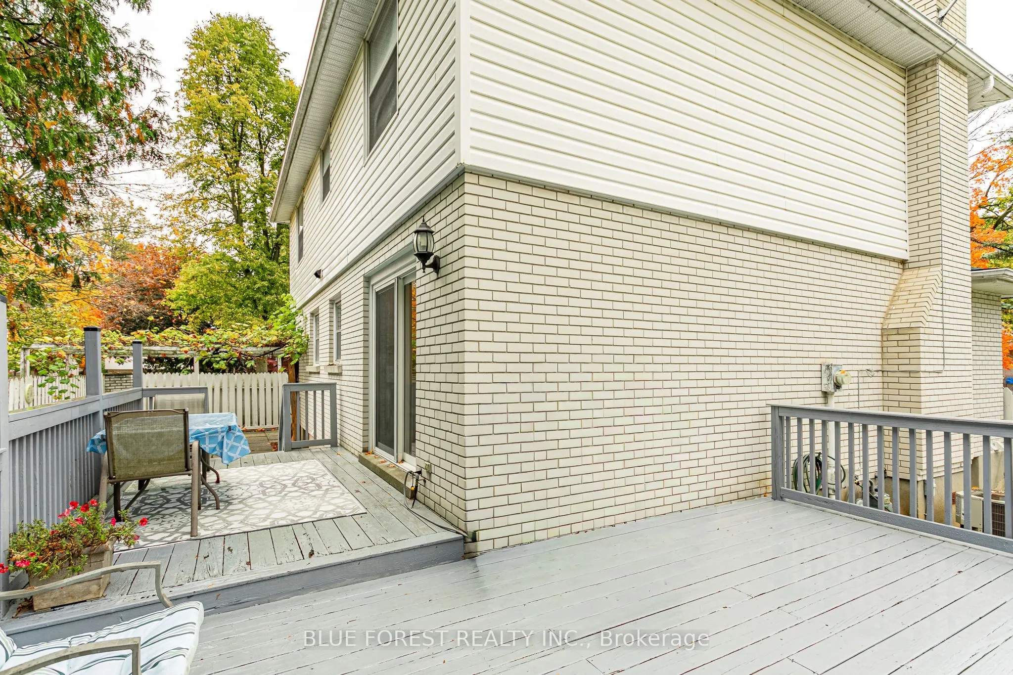 836 Westbury Crescent