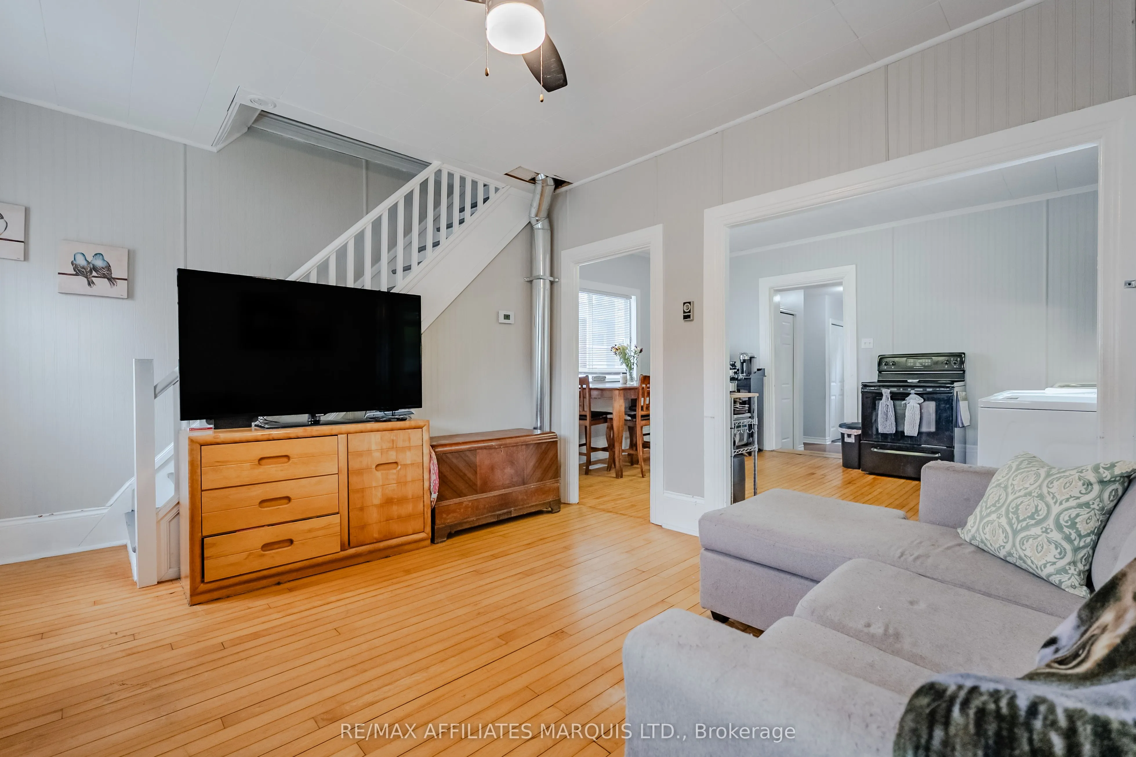 18 Mechanic Street W