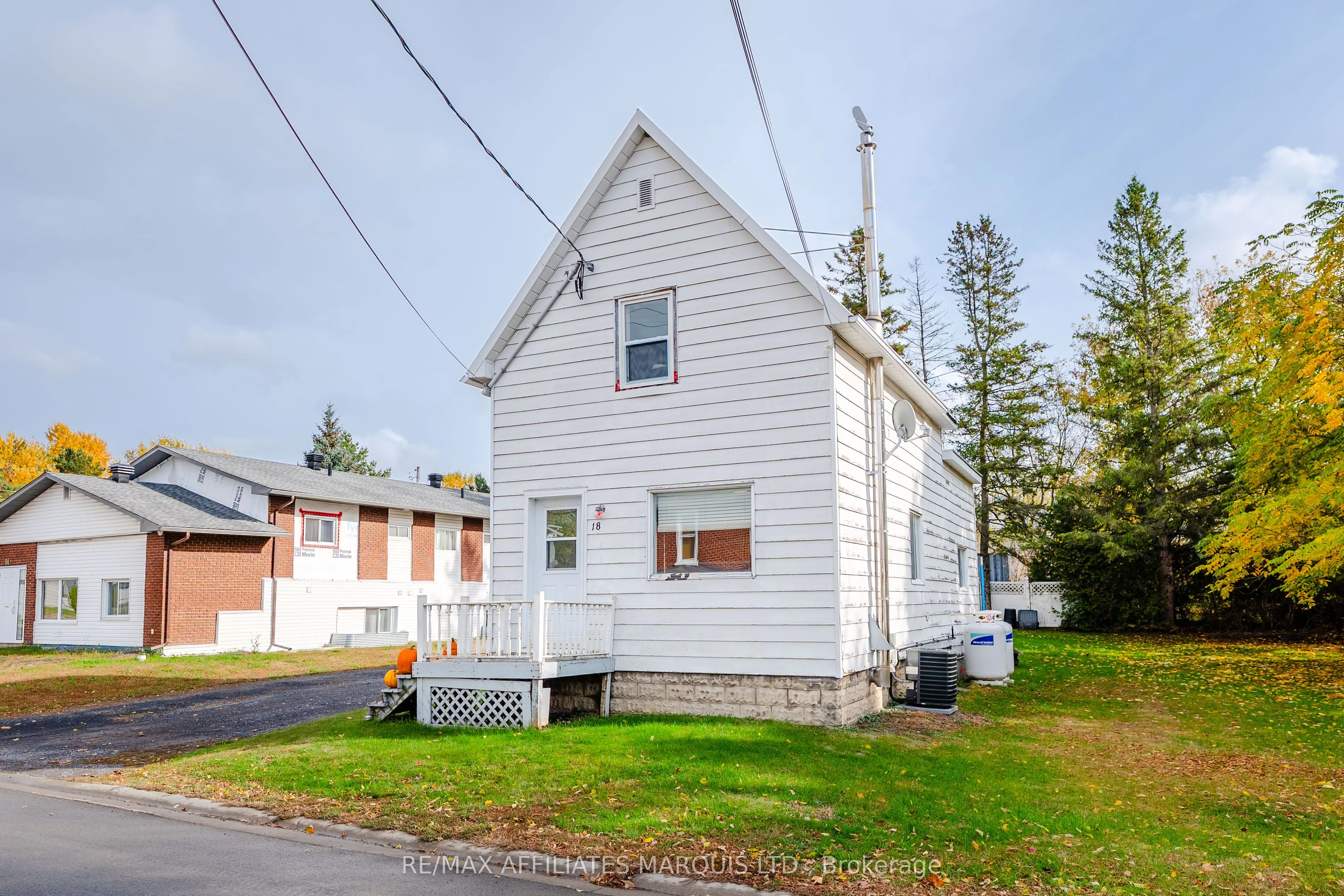 18 Mechanic Street W