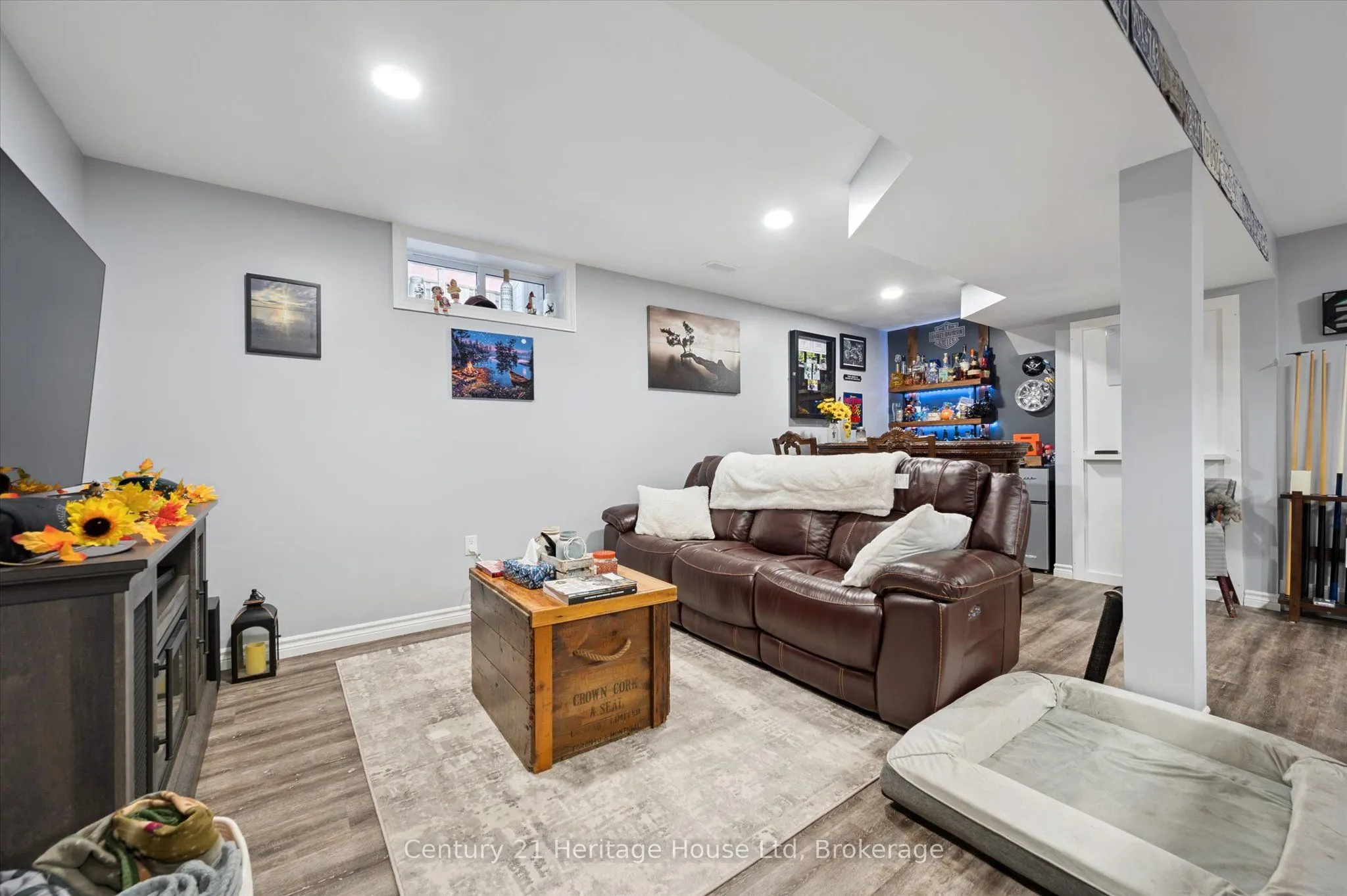 345 Stornoway Drive