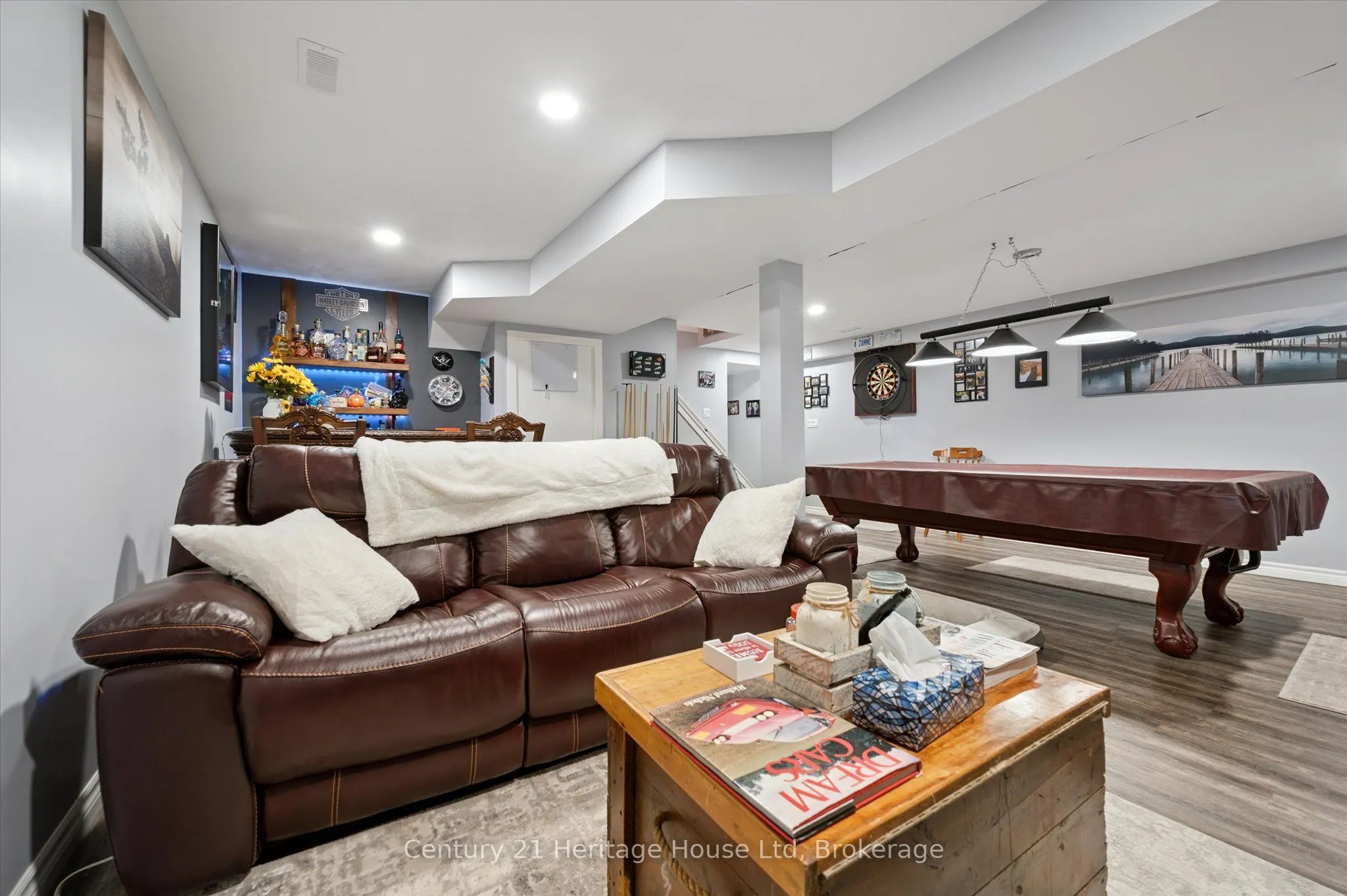 345 Stornoway Drive