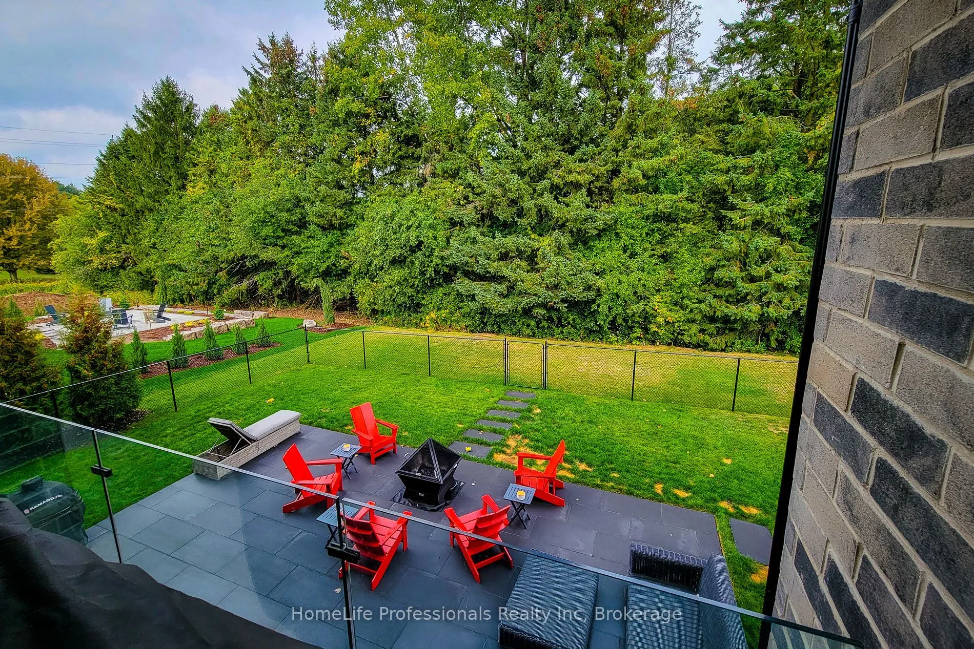 11 Black Willow Court