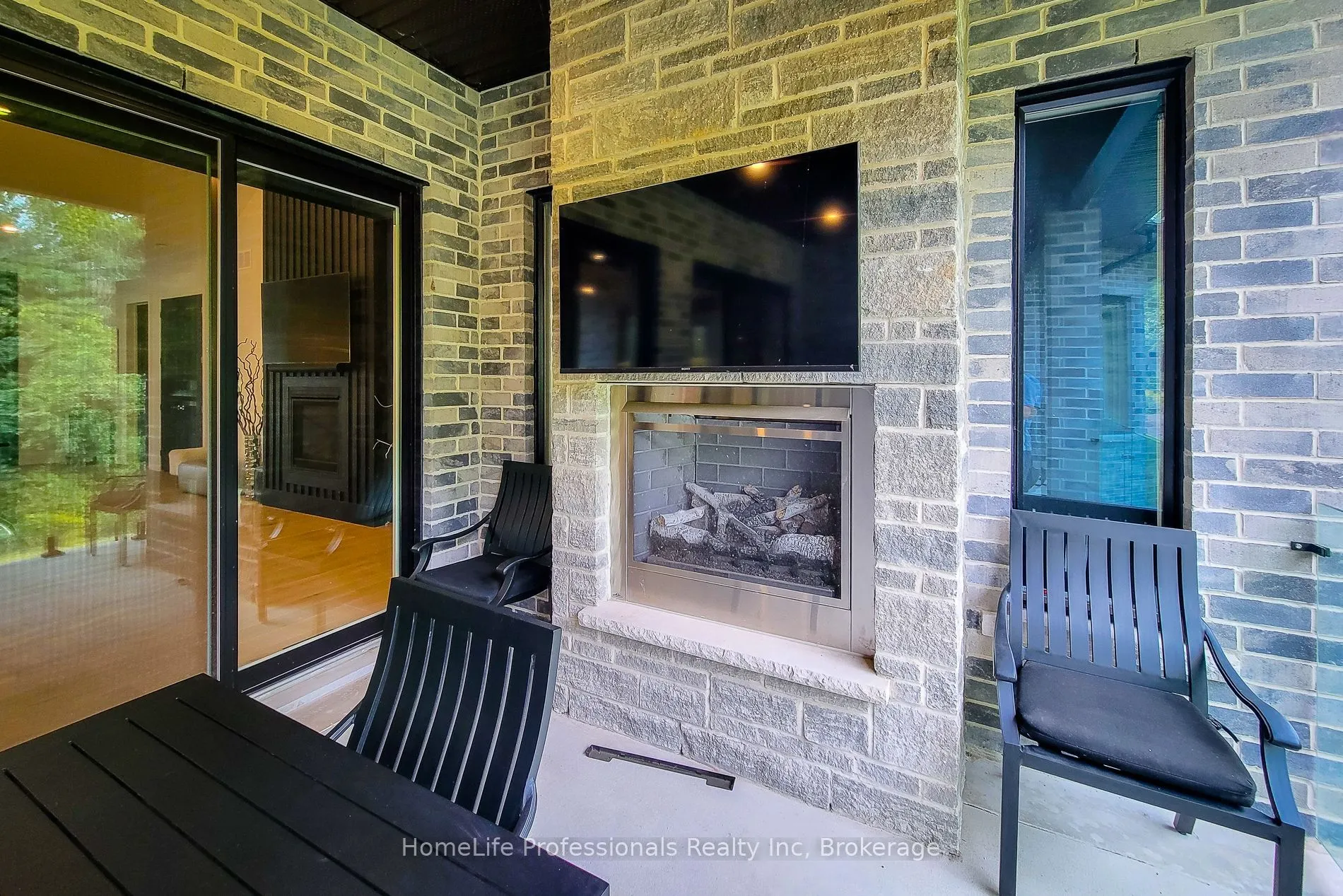 11 Black Willow Court