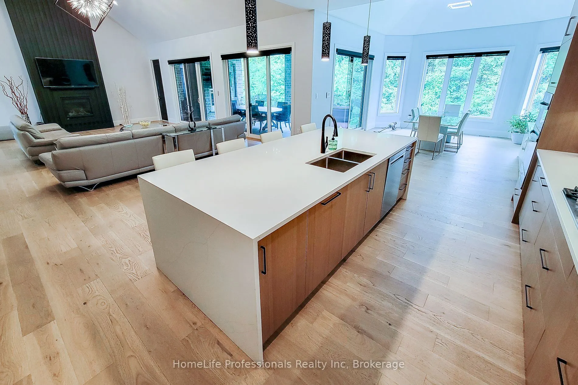 11 Black Willow Court
