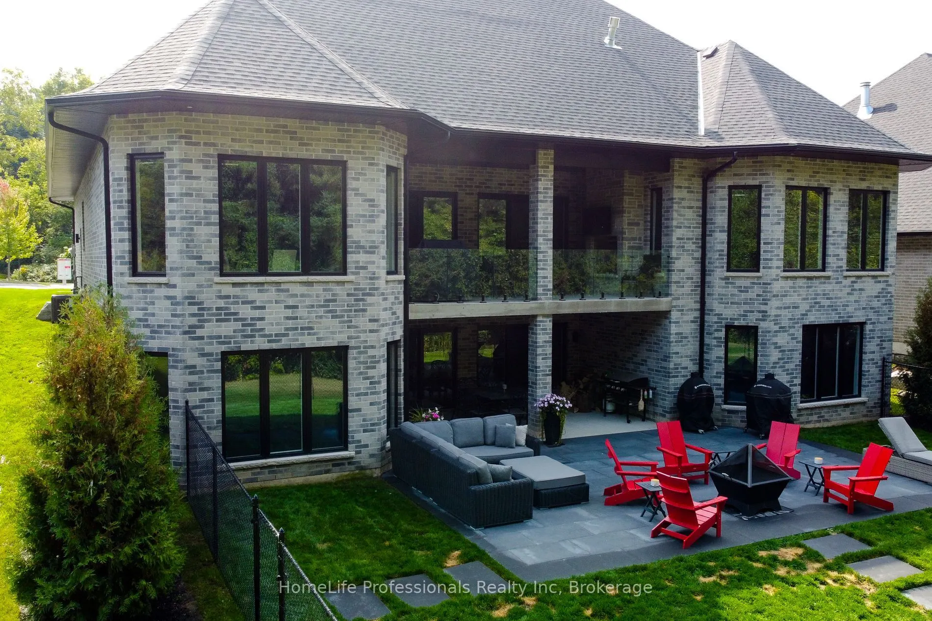 11 Black Willow Court
