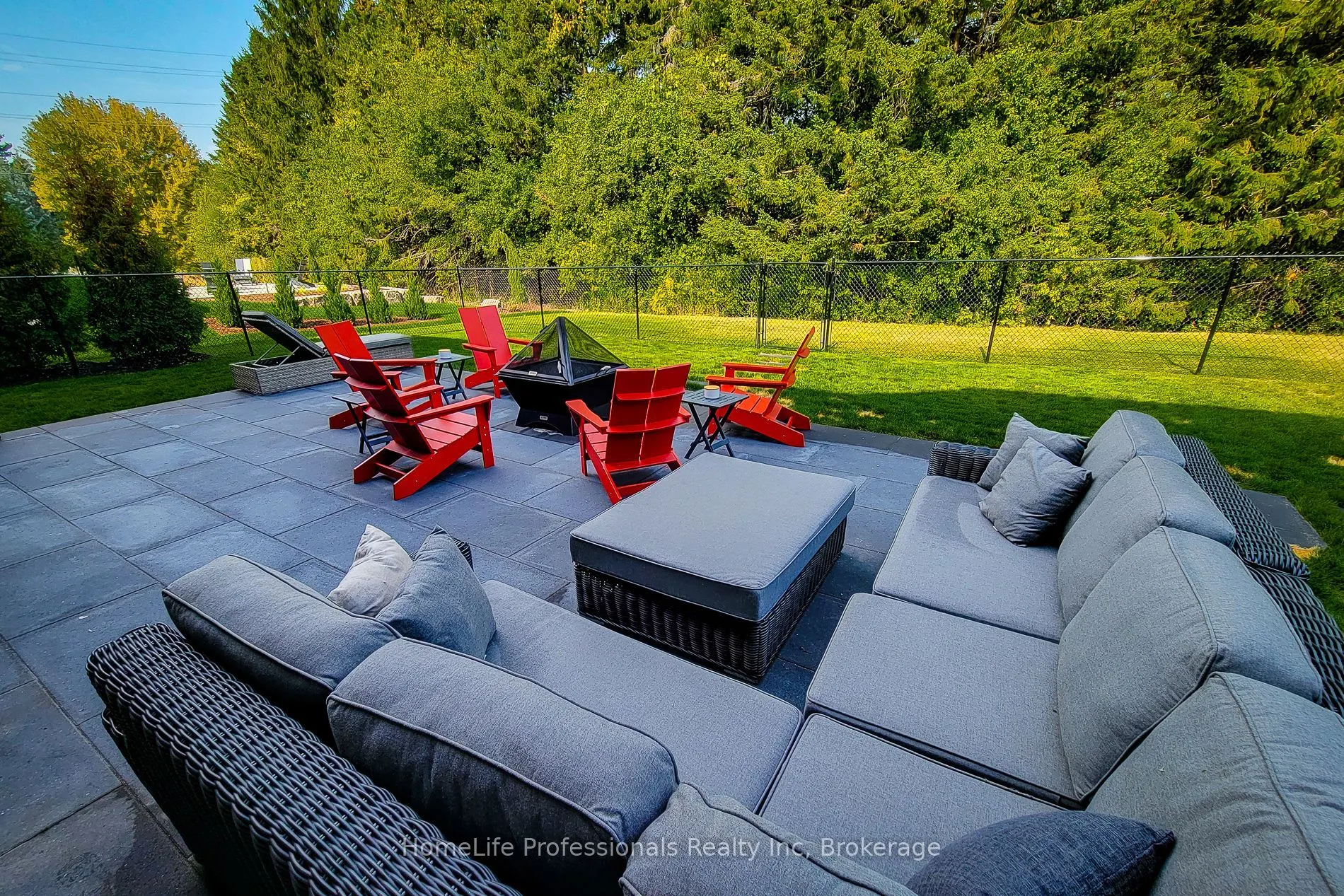 11 Black Willow Court