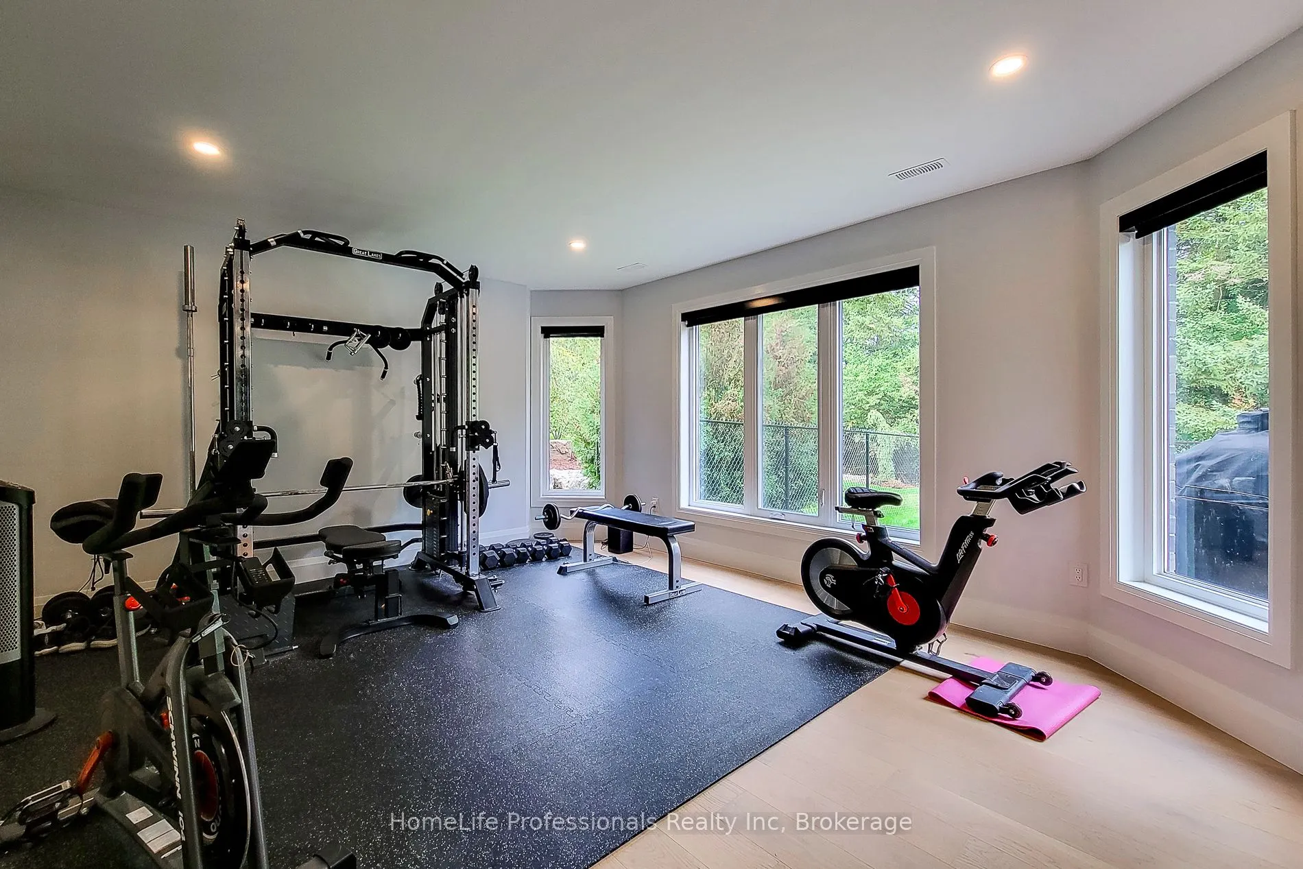 11 Black Willow Court