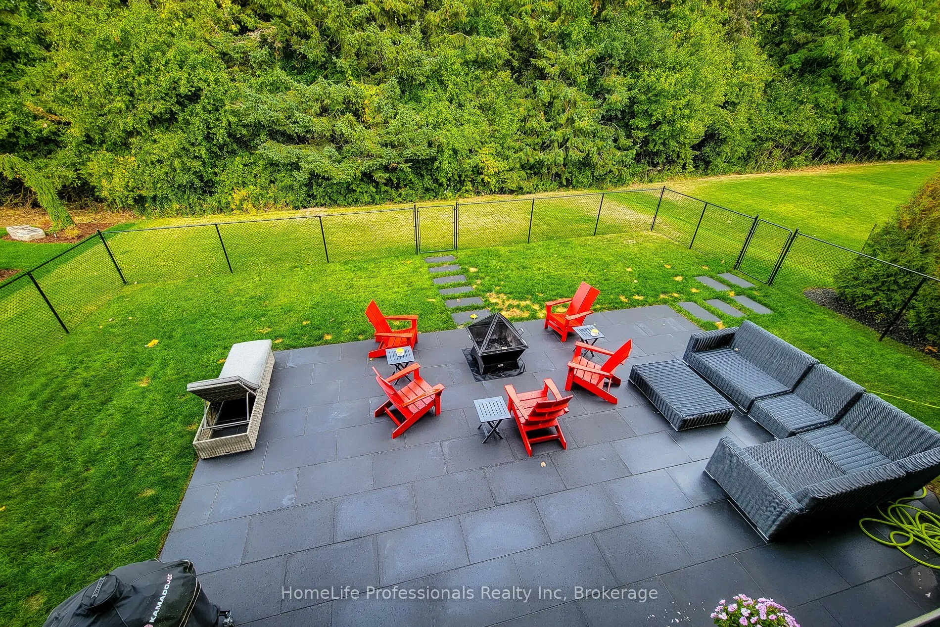 11 Black Willow Court