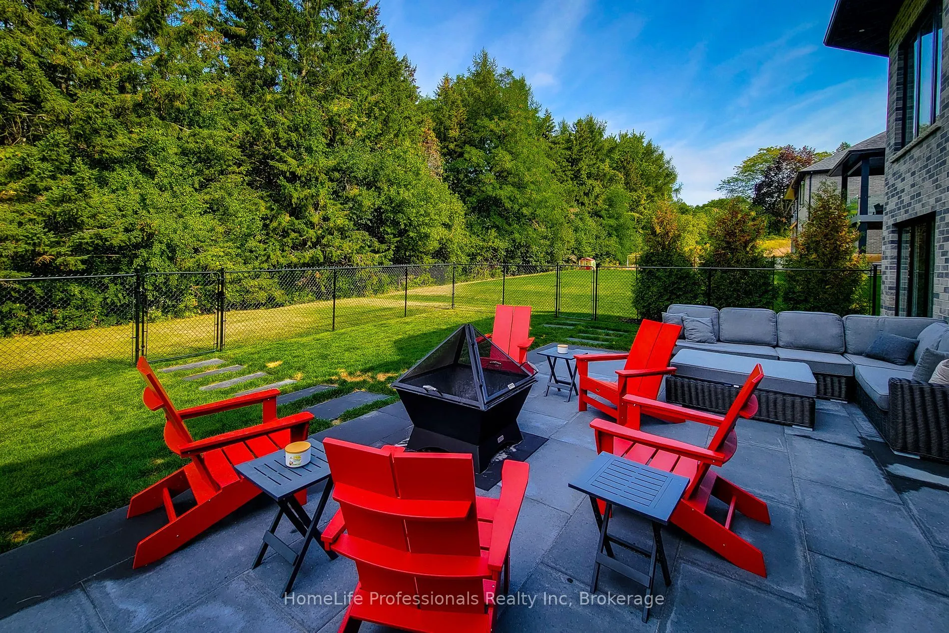 11 Black Willow Court