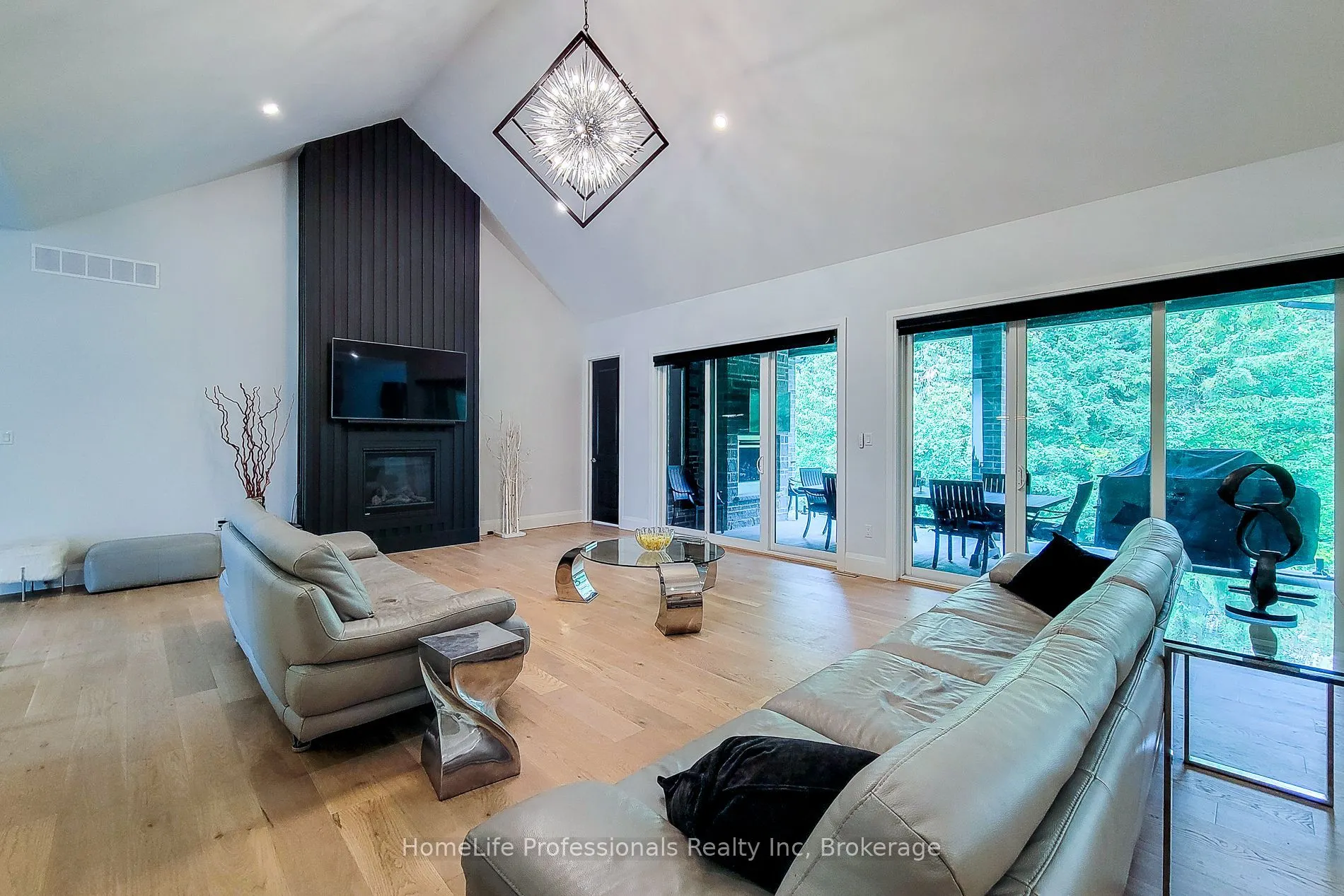 11 Black Willow Court