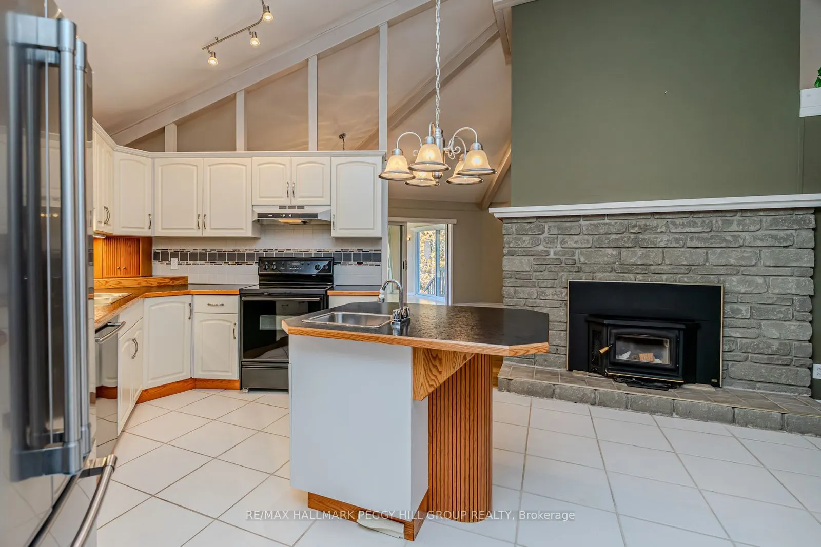 1564 Honey Harbour Road