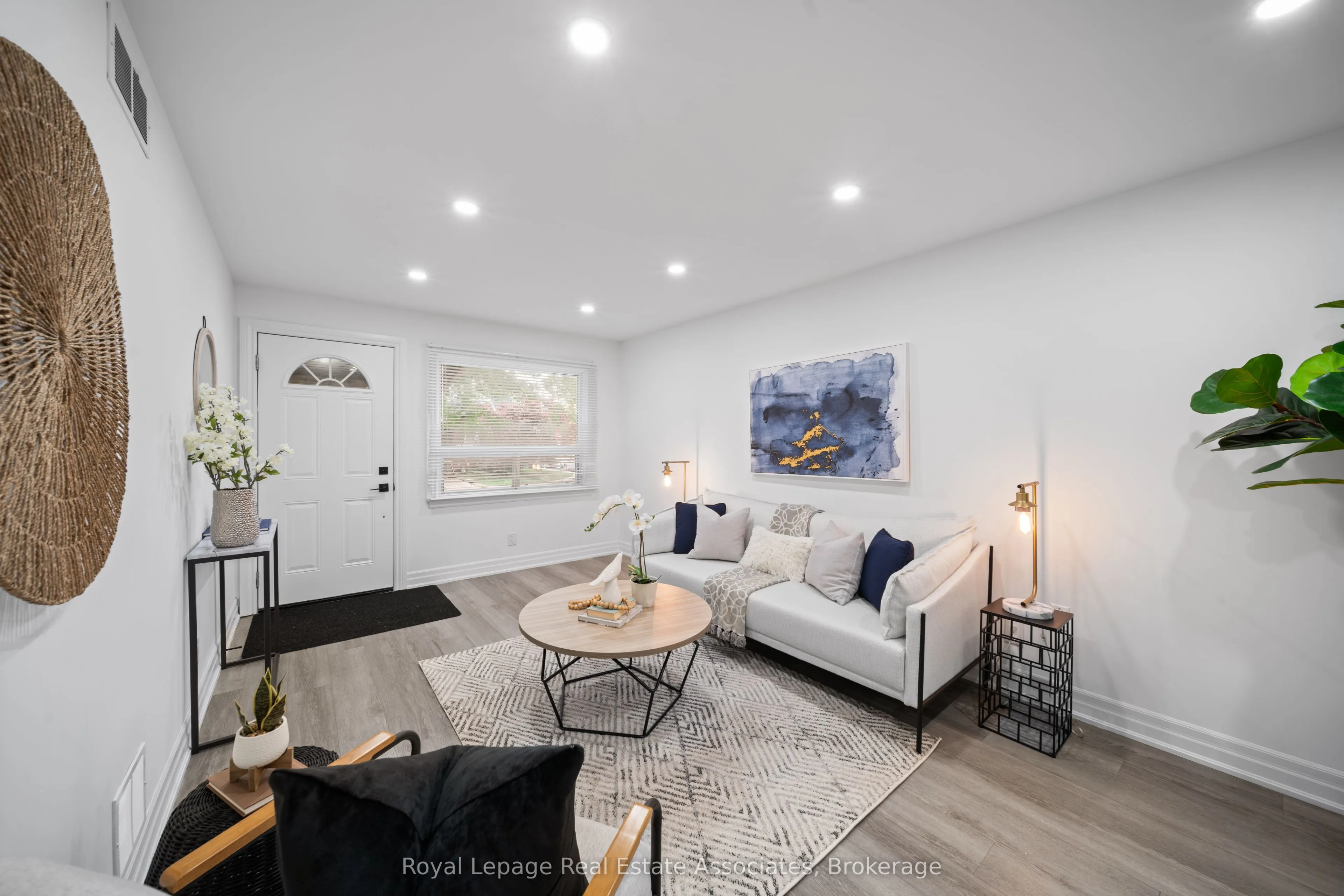 135 Tragina Avenue N