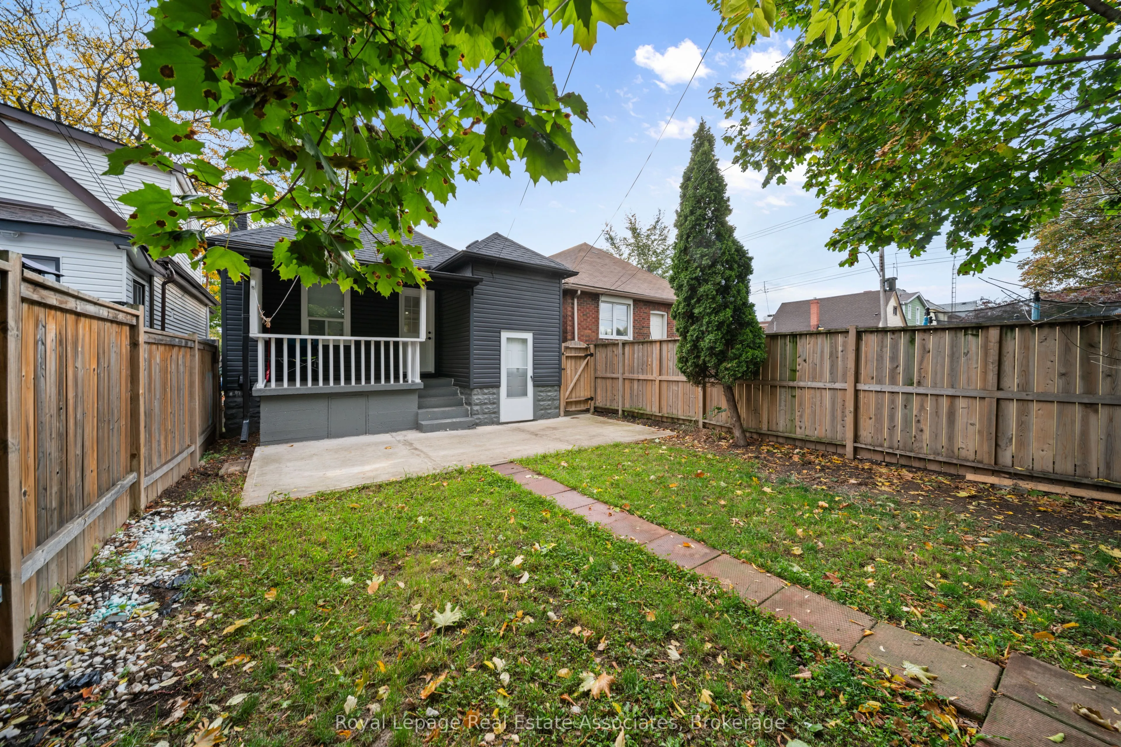 135 Tragina Avenue N