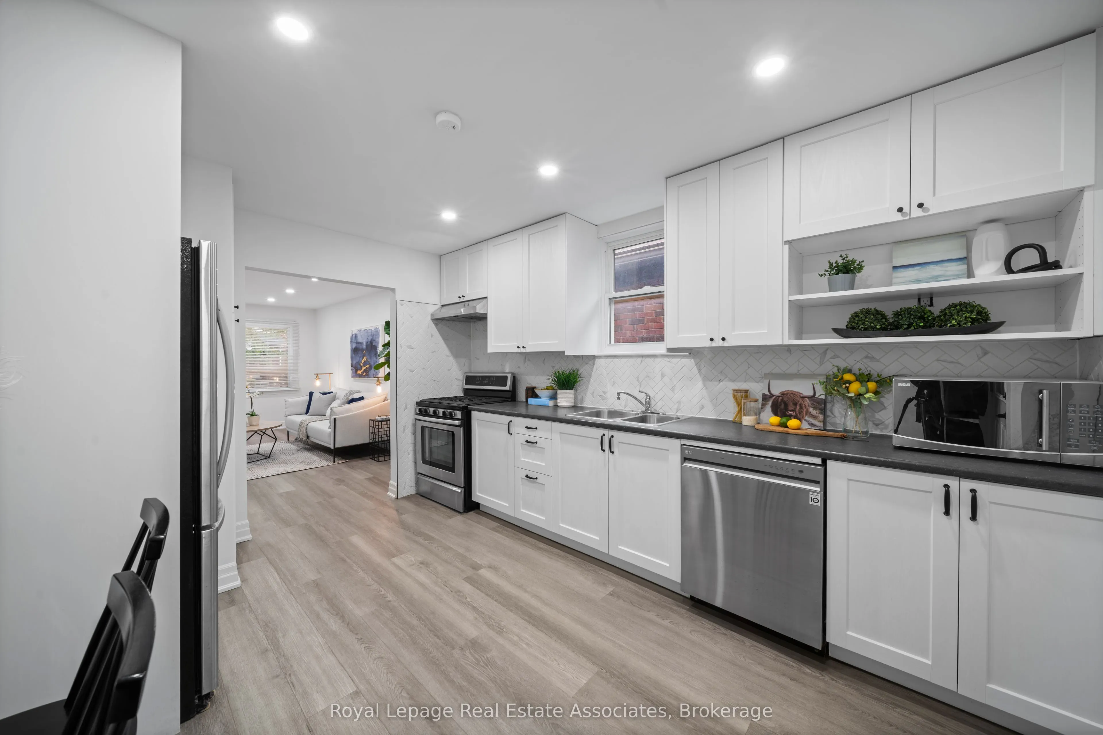 135 Tragina Avenue N