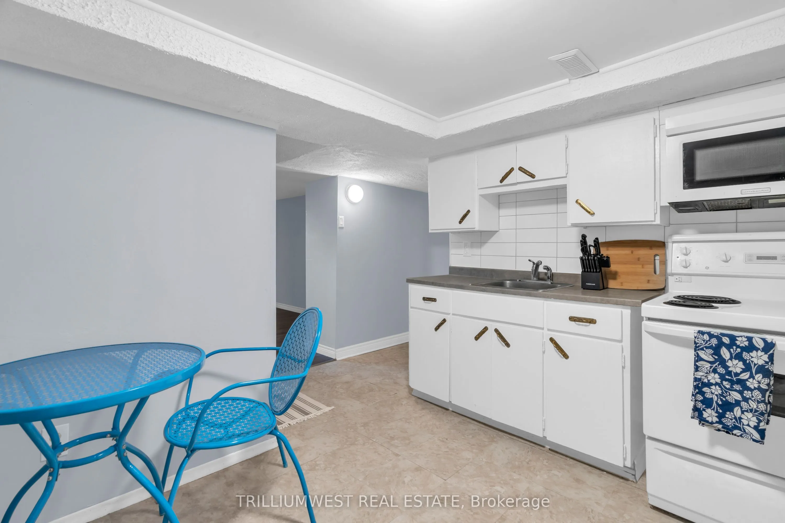 301 Franklin Street N, #C