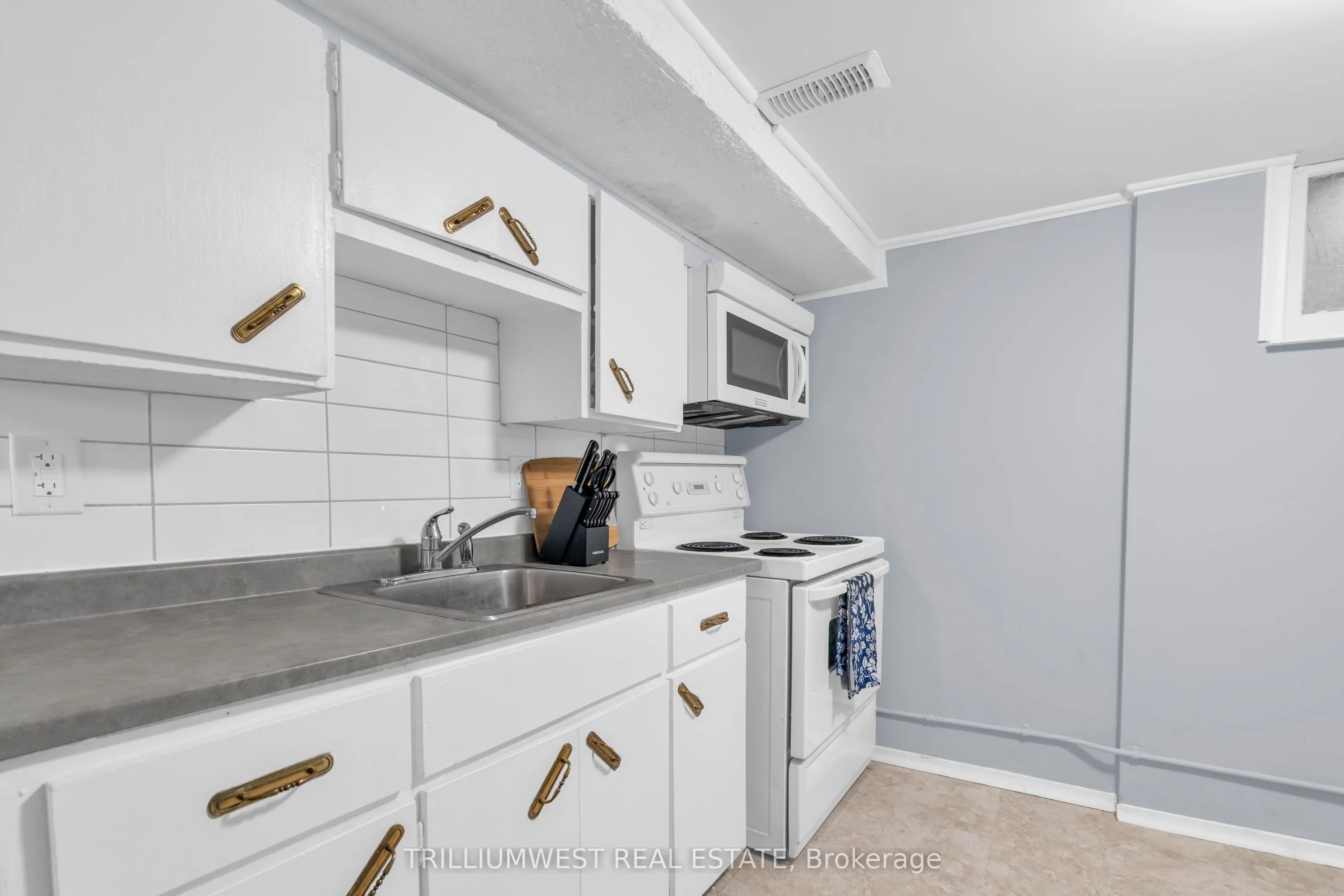 301 Franklin Street N, #C