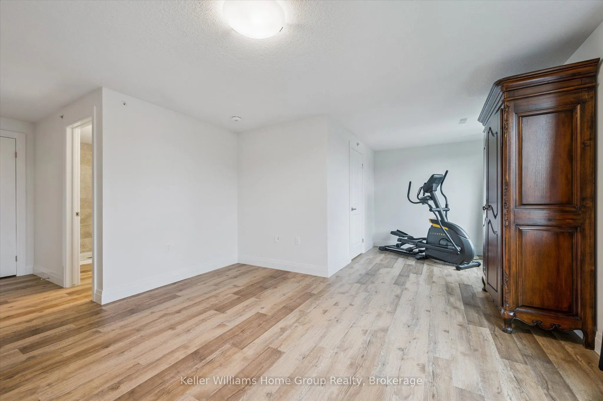 99A Farley Road, #204
