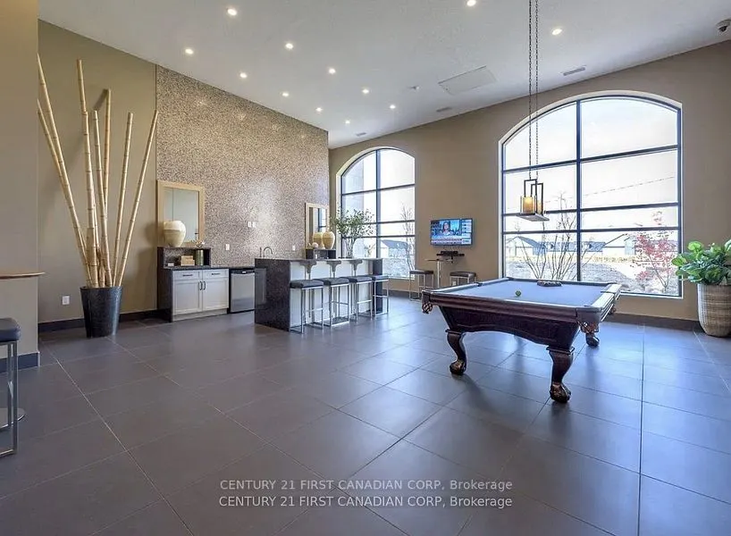 240 Villagewalk Boulevard, #504