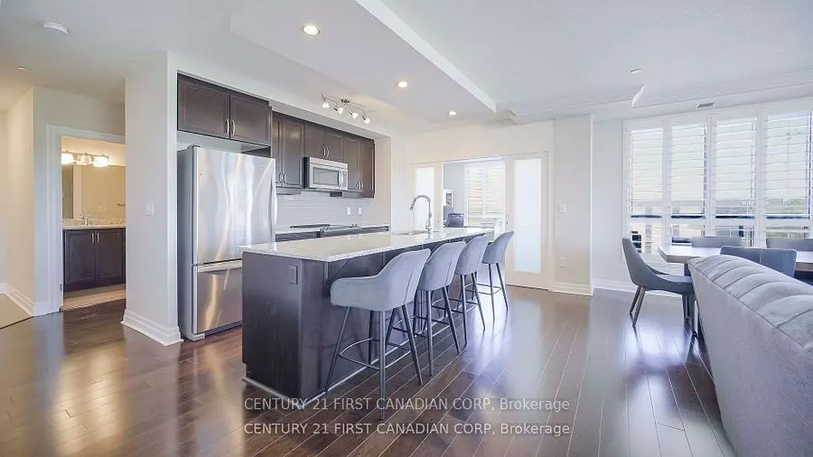 240 Villagewalk Boulevard, #504