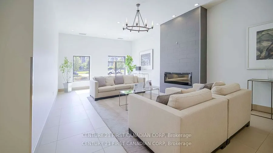 240 Villagewalk Boulevard, #504