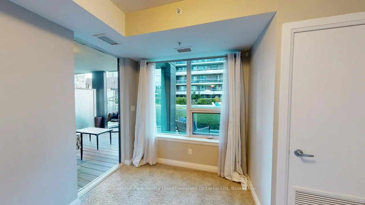 63 Arthur Street S, #209