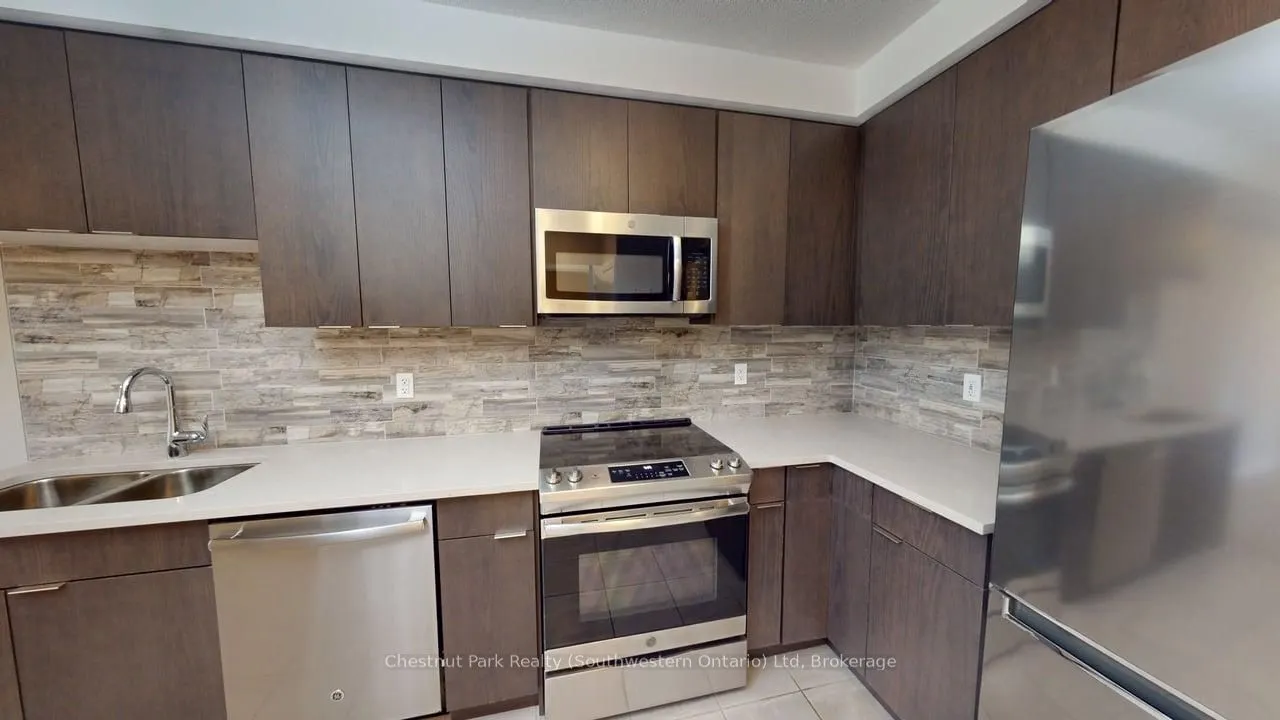 63 Arthur Street S, #209